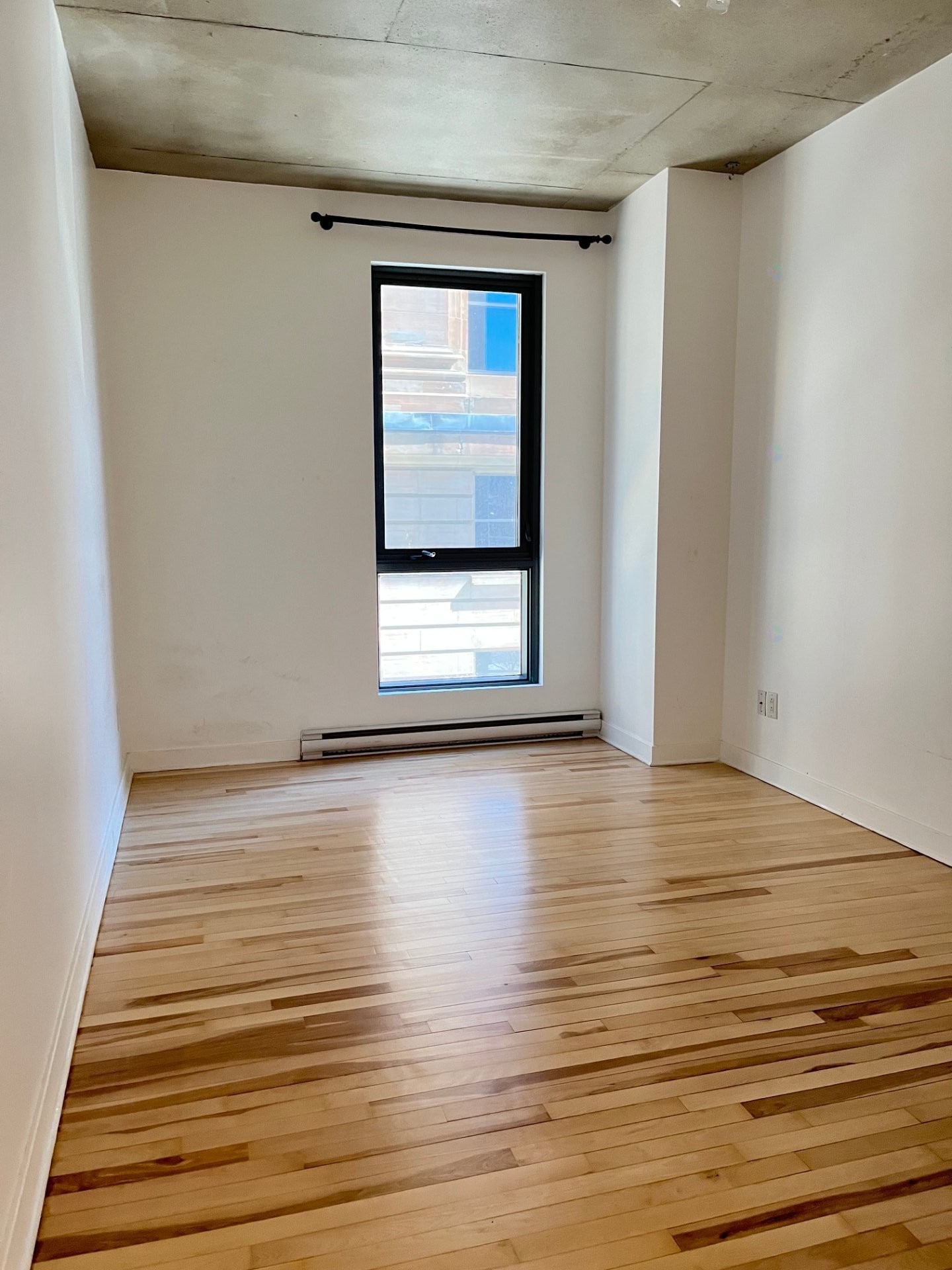 









777


Rue Gosford

, 404,
Montréal (Ville-Marie),




QC
H2Y4B7

