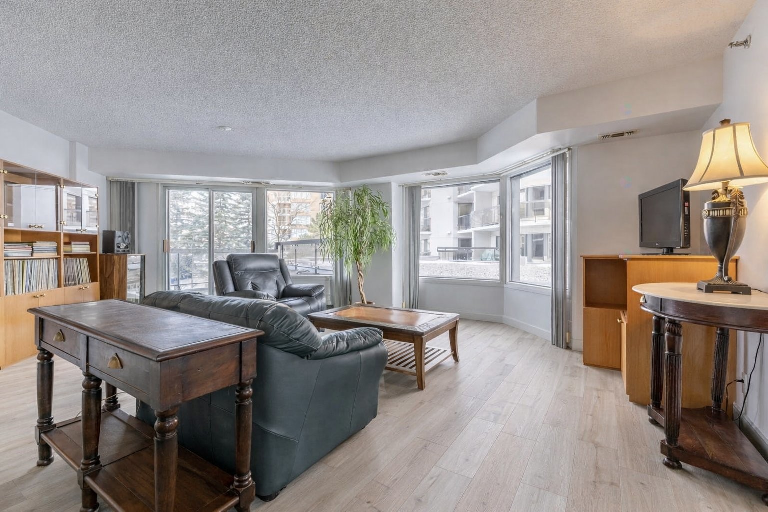 









8255


Boul. St-Laurent

, 204,
Brossard,




QC
J4X2A7

