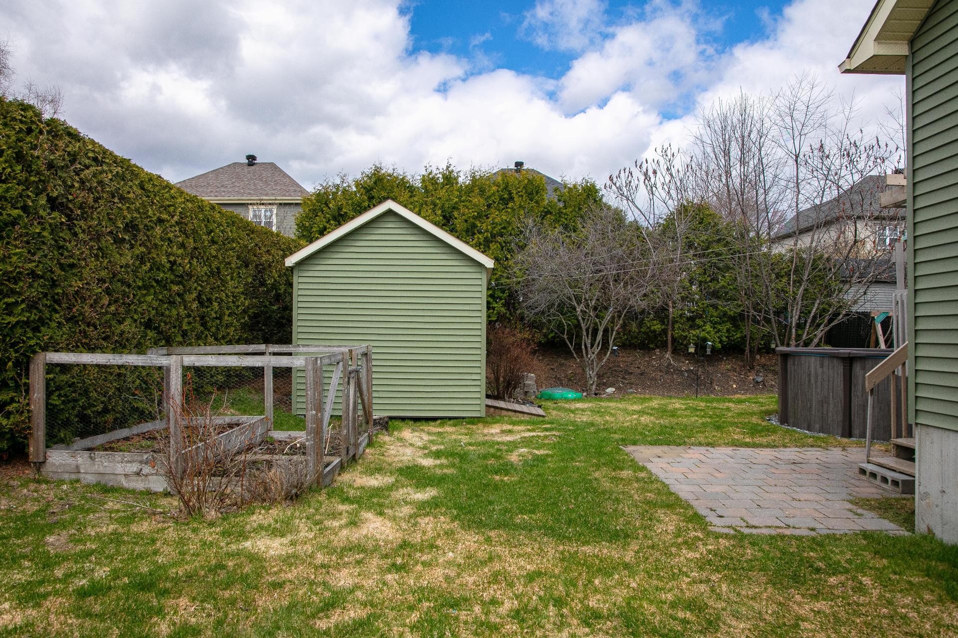 









1021


Rue Bastien

,
Sherbrooke (Brompton/Rock Forest/Saint-Élie/Deauville),




QC
J1N0K7

