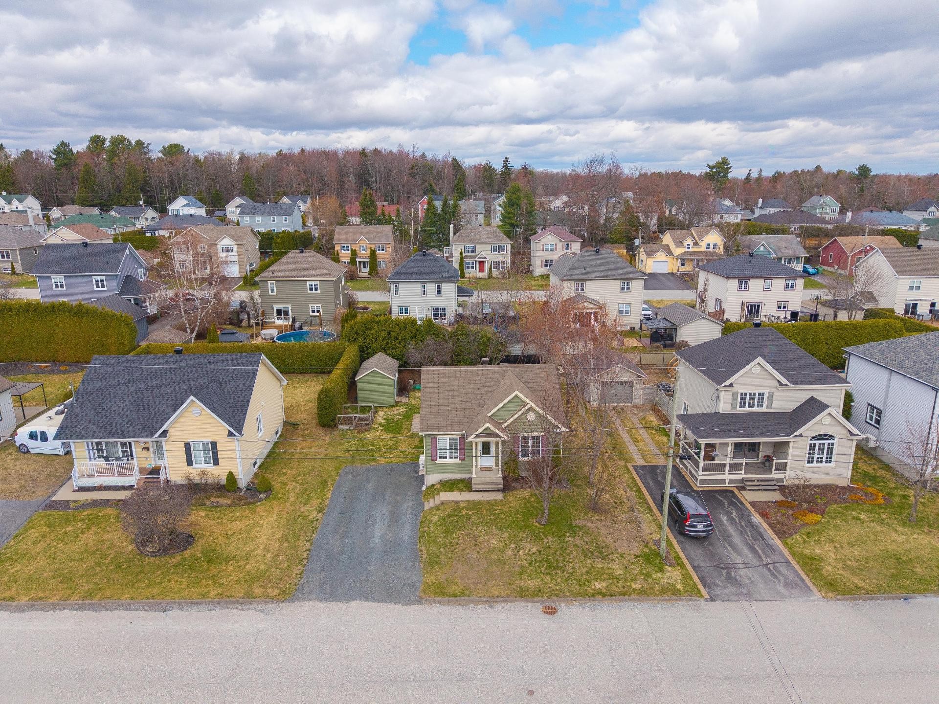 









1021


Rue Bastien

,
Sherbrooke (Brompton/Rock Forest/Saint-Élie/Deauville),




QC
J1N0K7

