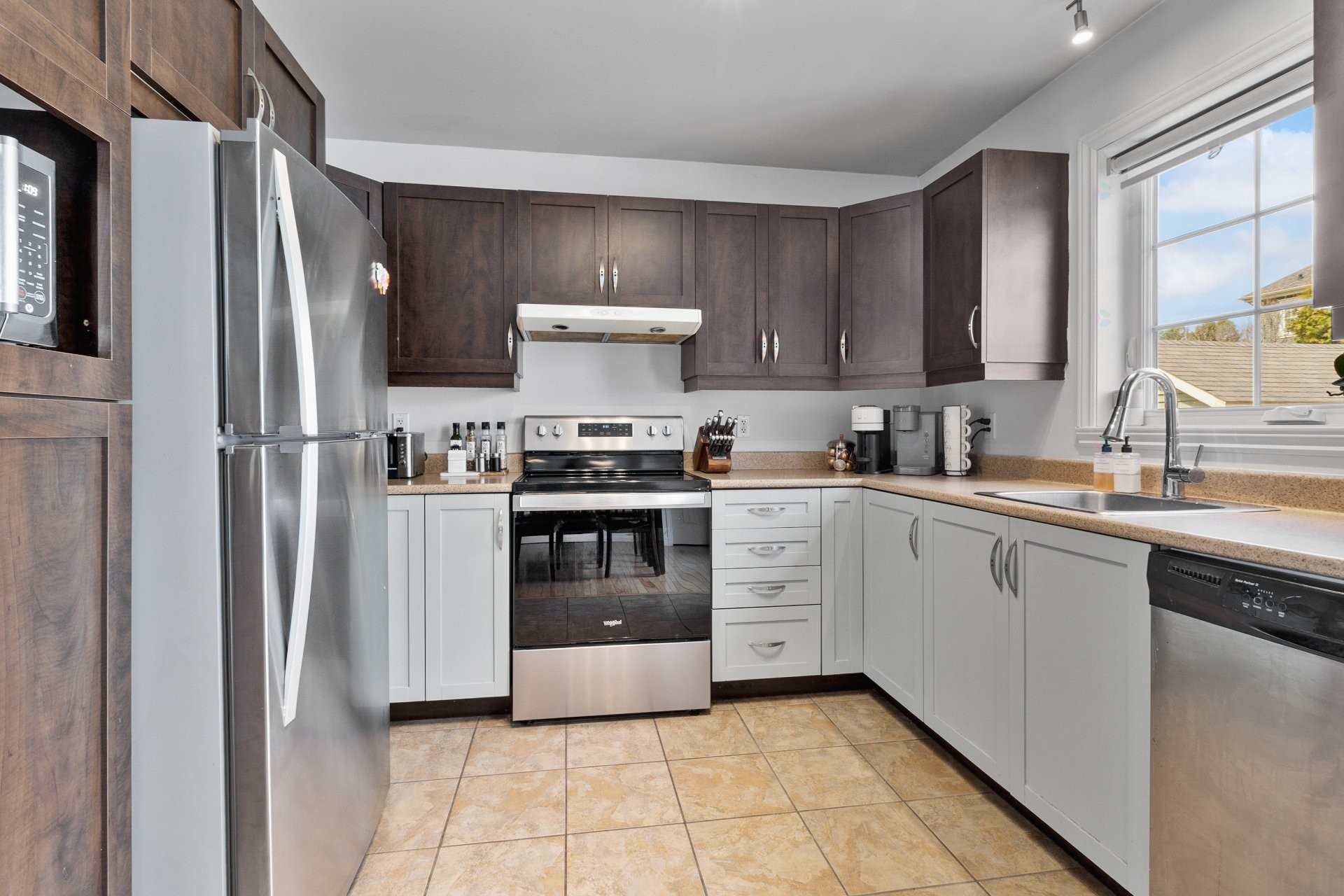 









1021


Rue Bastien

,
Sherbrooke (Brompton/Rock Forest/Saint-Élie/Deauville),




QC
J1N0K7

