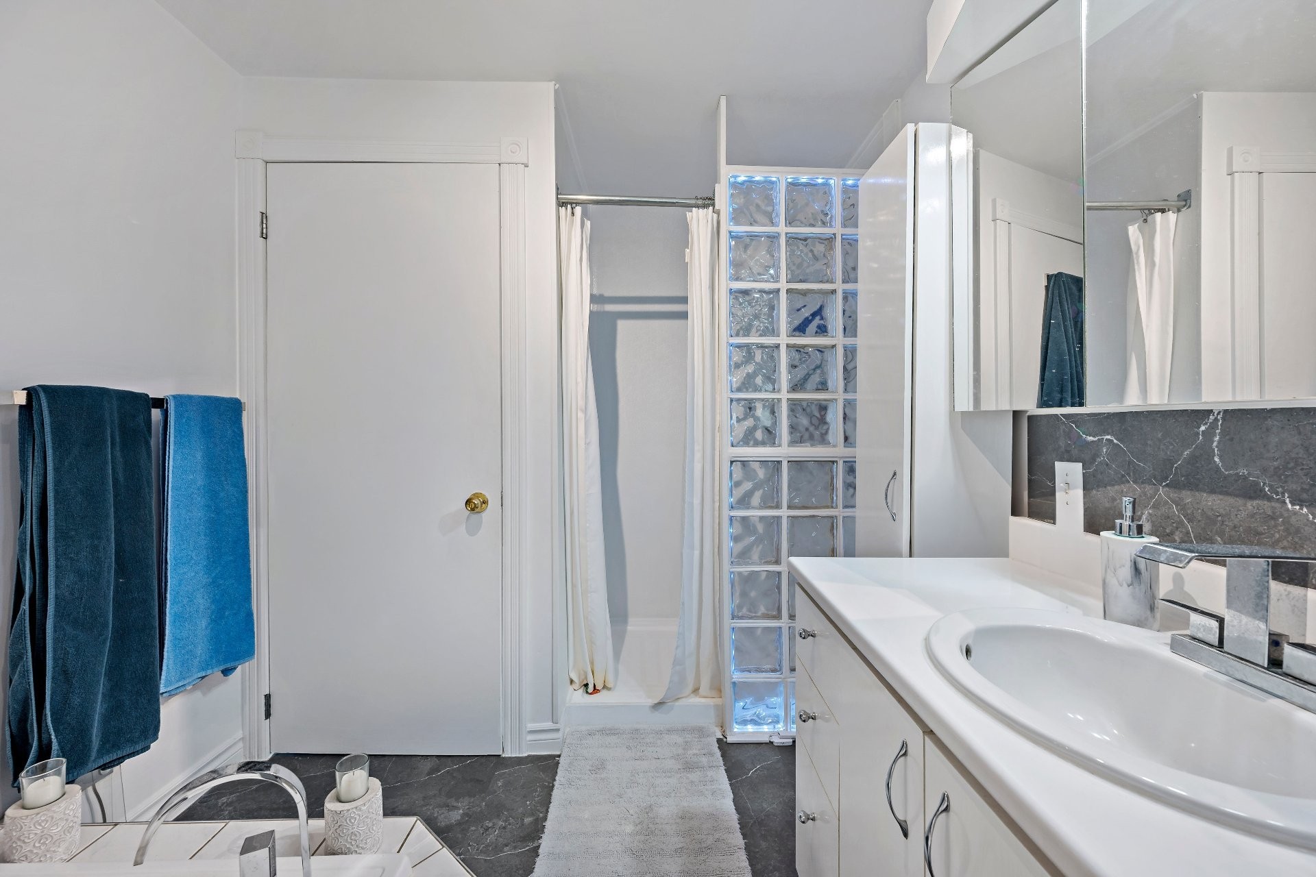 









1089


Ch. du Domaine

,
Saint-André-Avellin,




QC
J0V1W0

