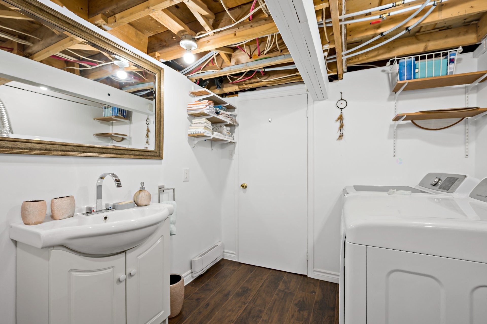 









1089


Ch. du Domaine

,
Saint-André-Avellin,




QC
J0V1W0


