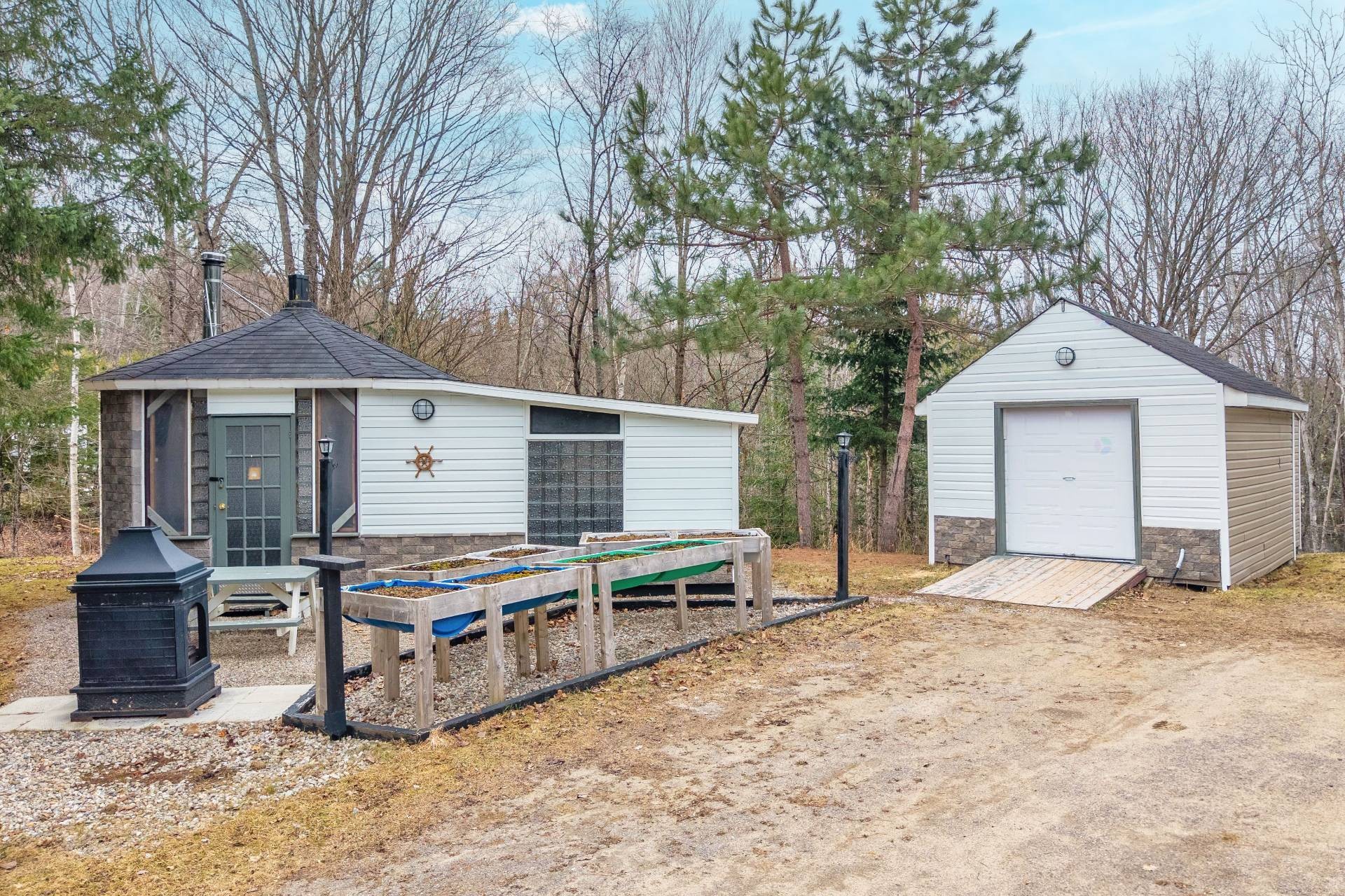 









1089


Ch. du Domaine

,
Saint-André-Avellin,




QC
J0V1W0

