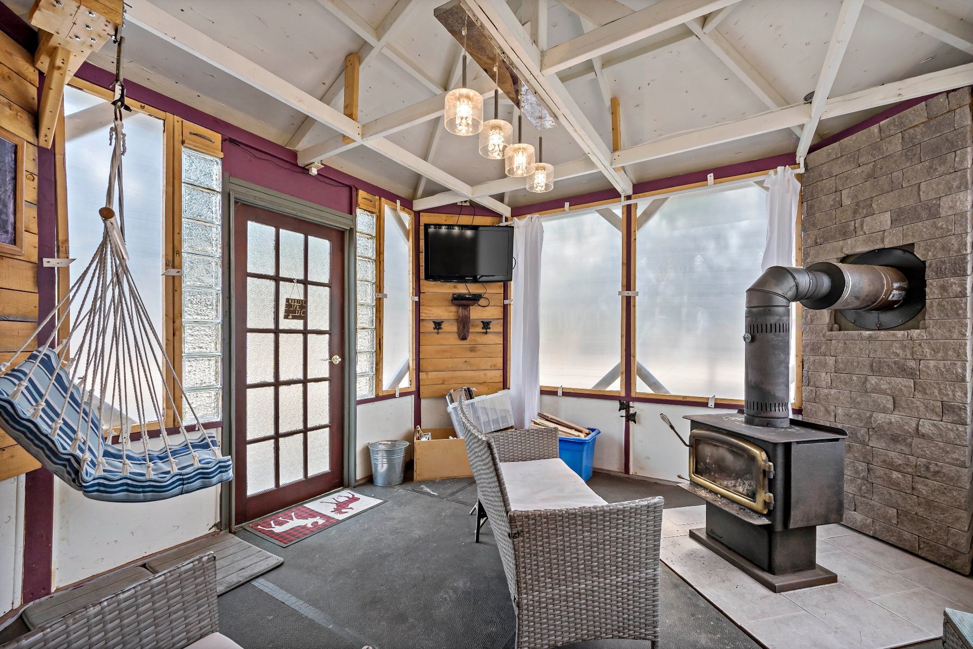 









1089


Ch. du Domaine

,
Saint-André-Avellin,




QC
J0V1W0

