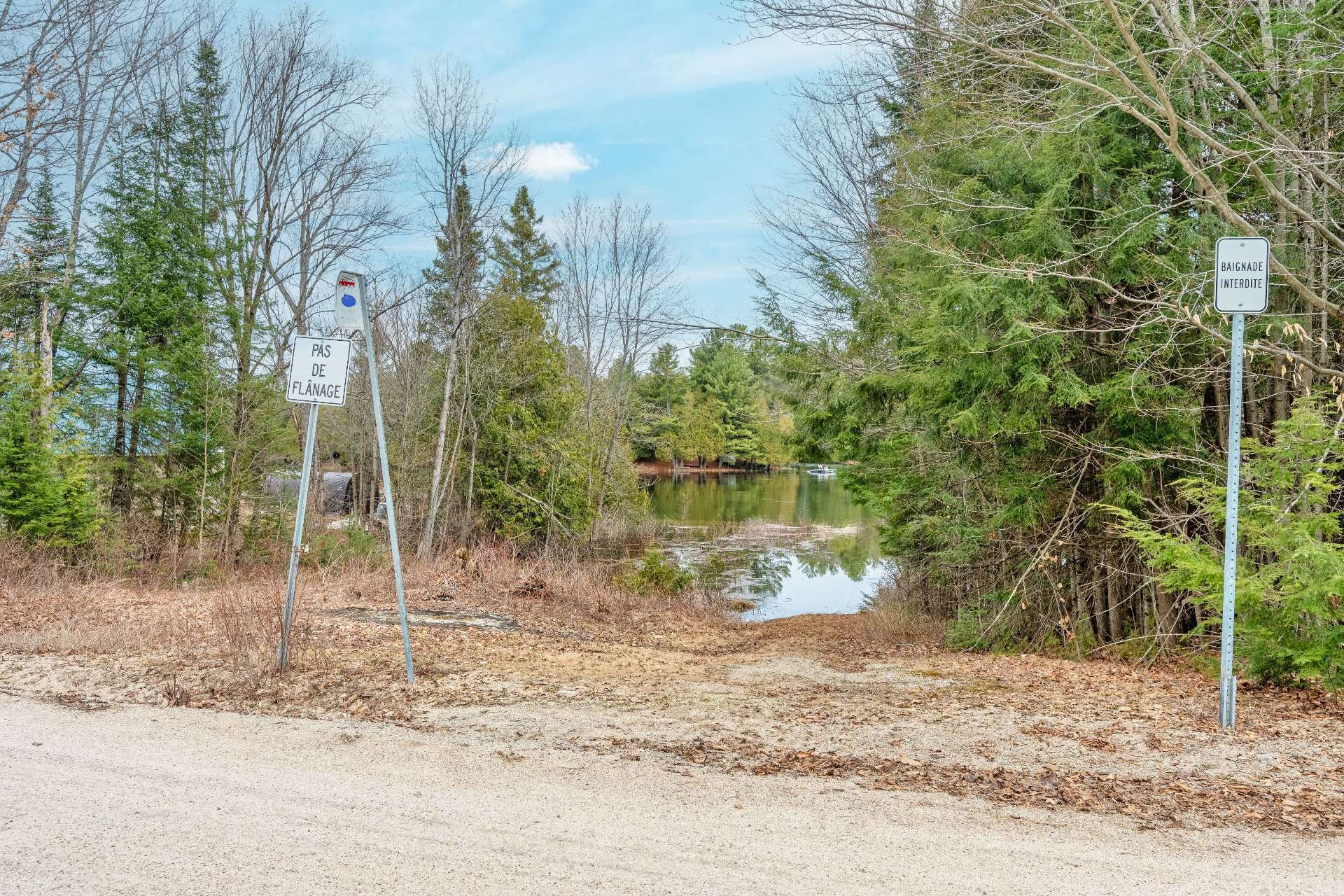 









1089


Ch. du Domaine

,
Saint-André-Avellin,




QC
J0V1W0


