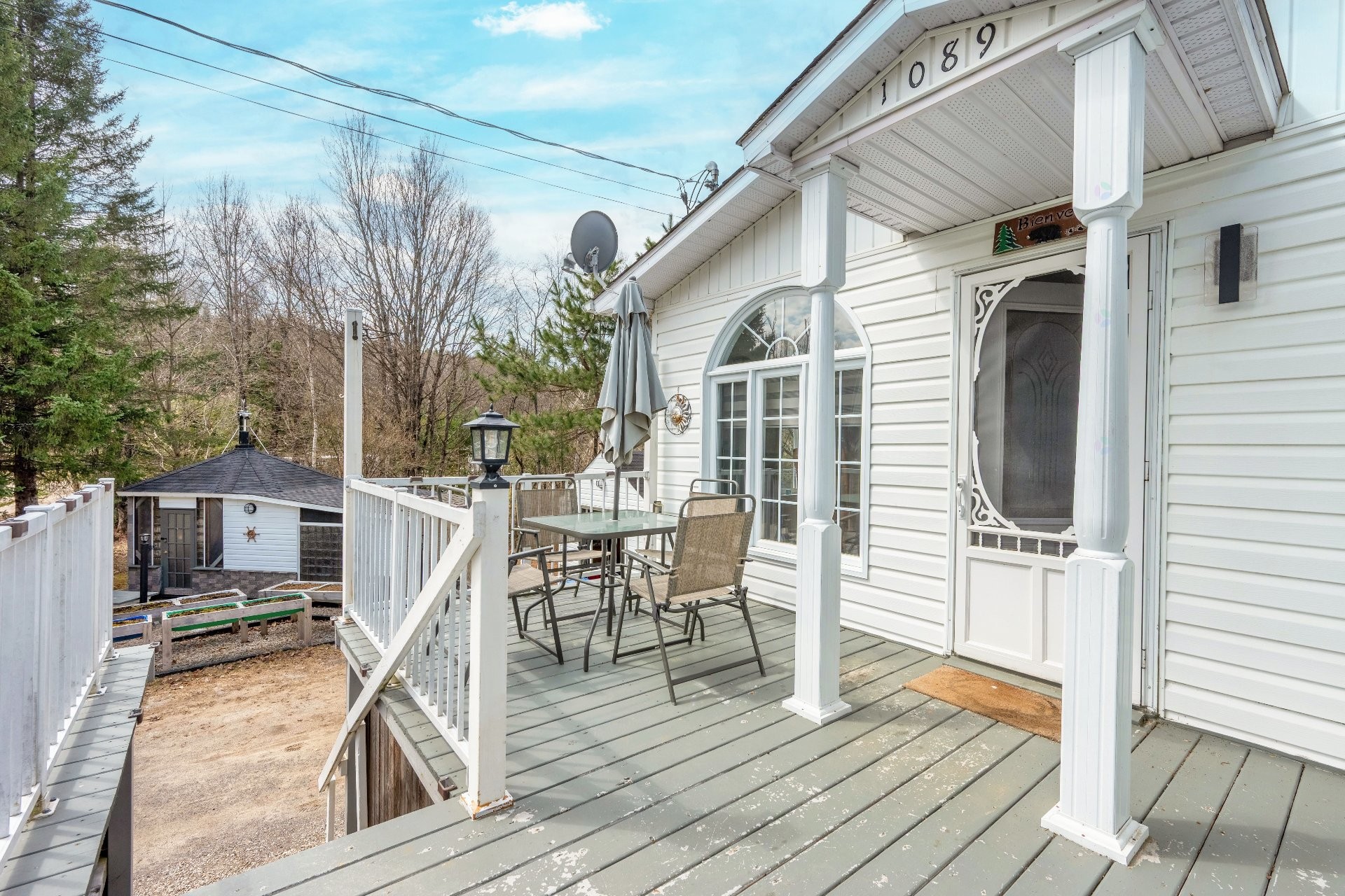 









1089


Ch. du Domaine

,
Saint-André-Avellin,




QC
J0V1W0

