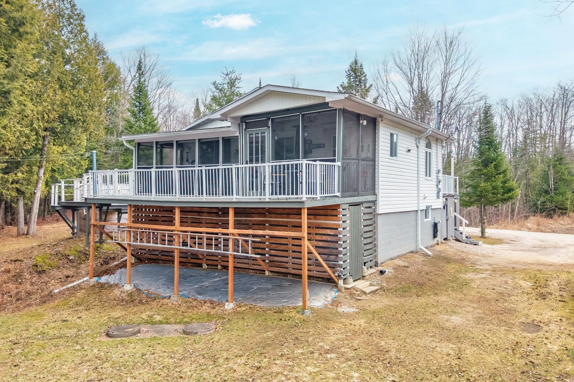 









1089


Ch. du Domaine

,
Saint-André-Avellin,




QC
J0V1W0

