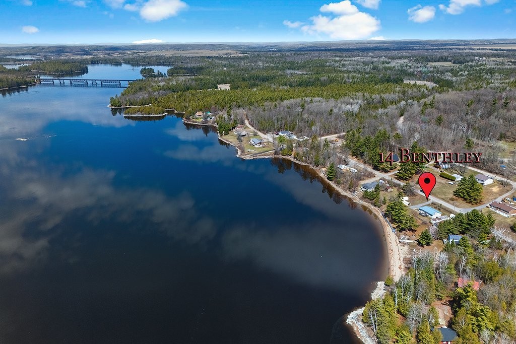 









14


Rue Benthley

,
Portage-du-Fort,




QC
J0X2T0

