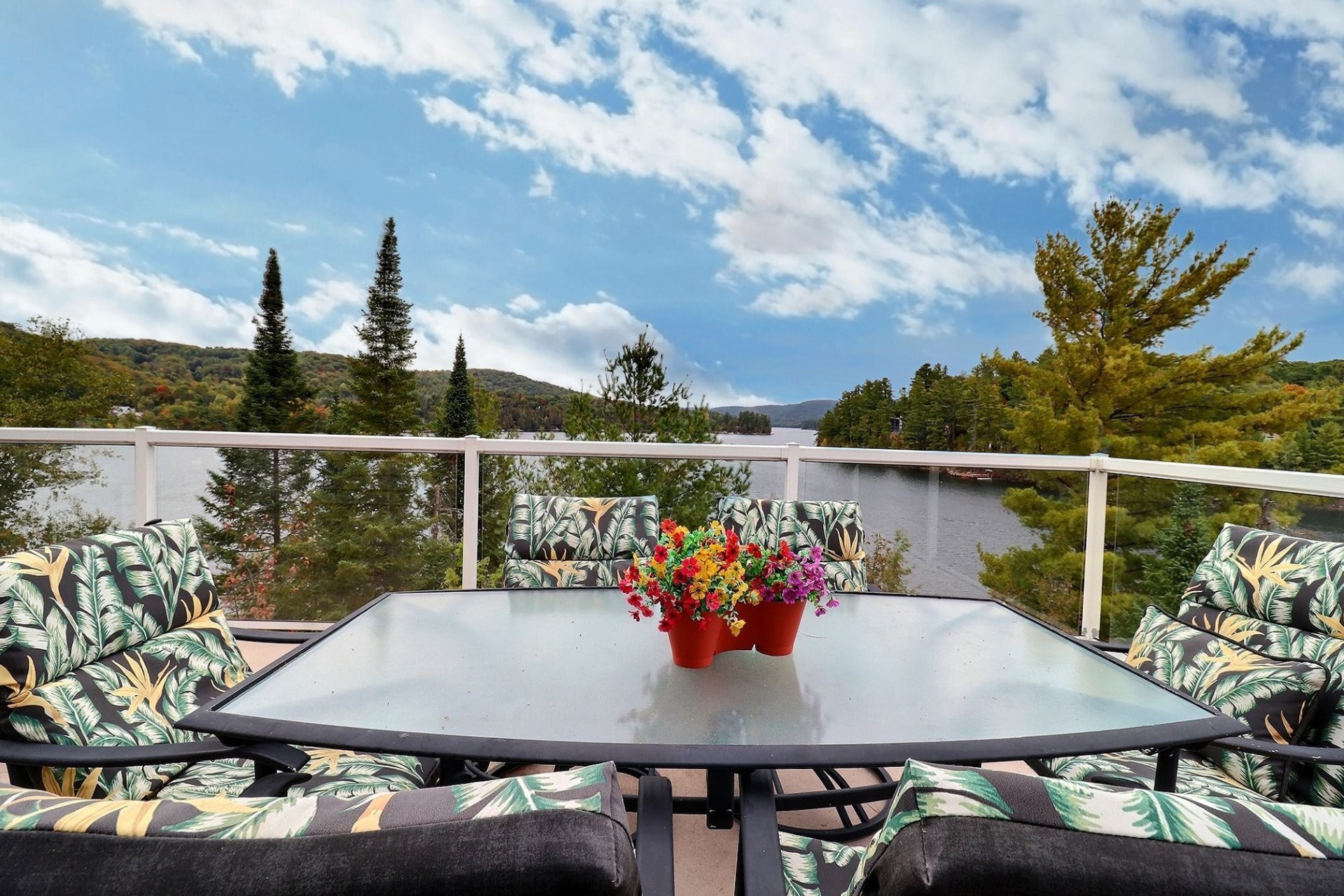 









23


Ch. Lockhart

,
Val-des-Monts,




QC
J8N2R9


