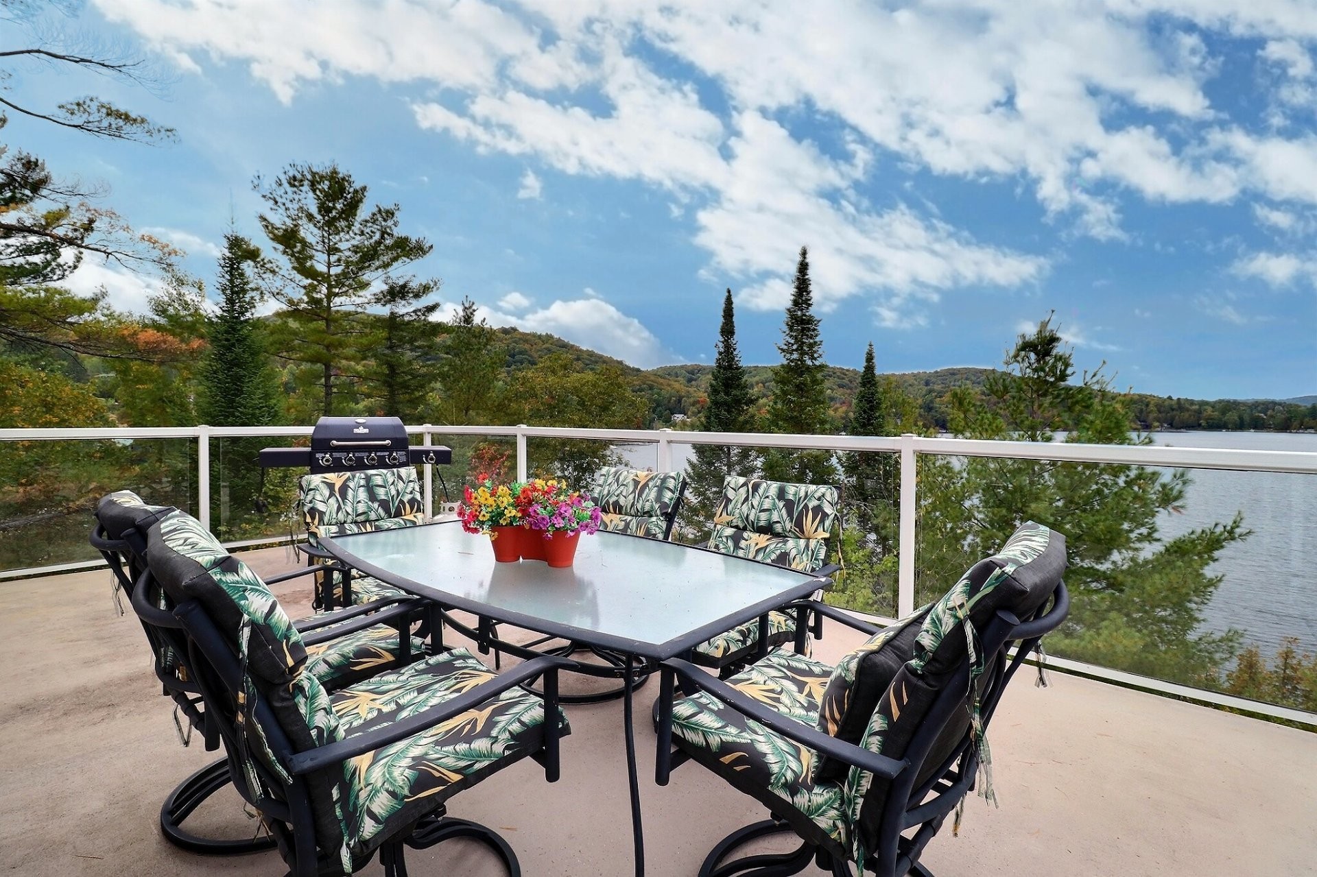 









23


Ch. Lockhart

,
Val-des-Monts,




QC
J8N2R9


