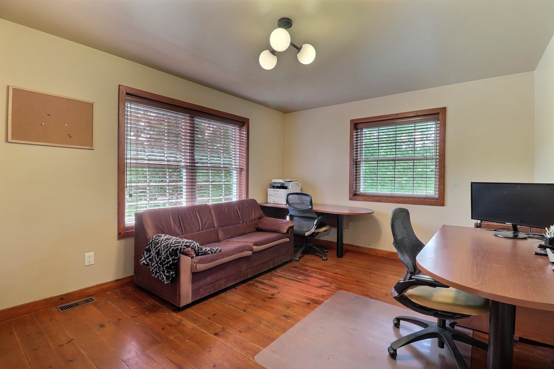 









23


Ch. Lockhart

,
Val-des-Monts,




QC
J8N2R9

