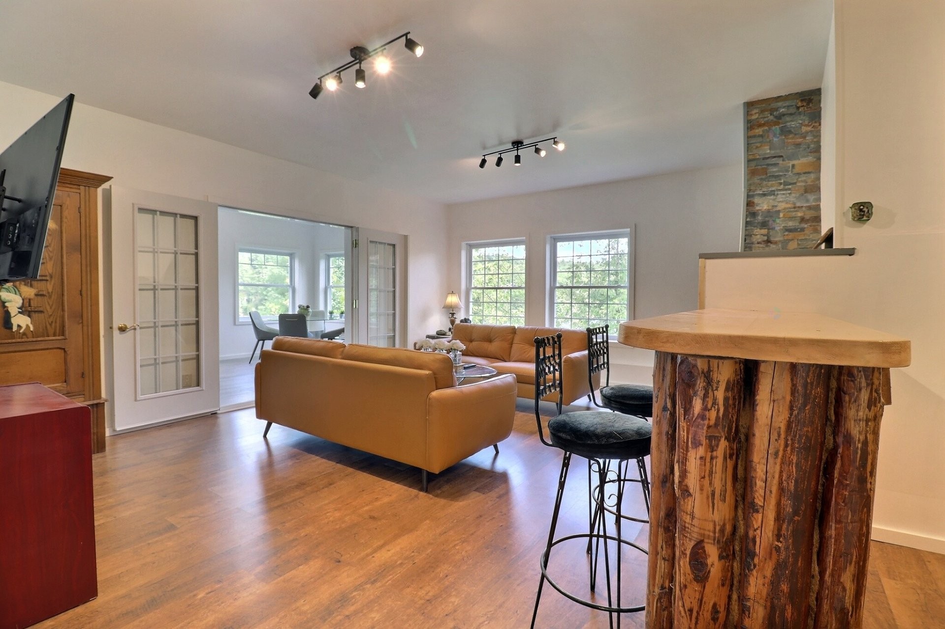 









23


Ch. Lockhart

,
Val-des-Monts,




QC
J8N2R9

