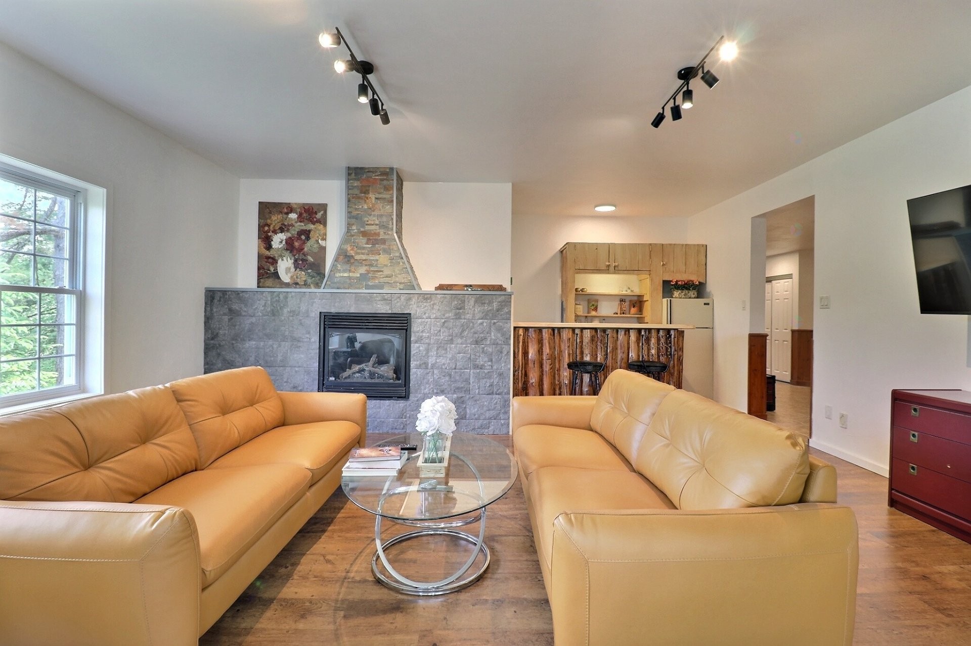









23


Ch. Lockhart

,
Val-des-Monts,




QC
J8N2R9

