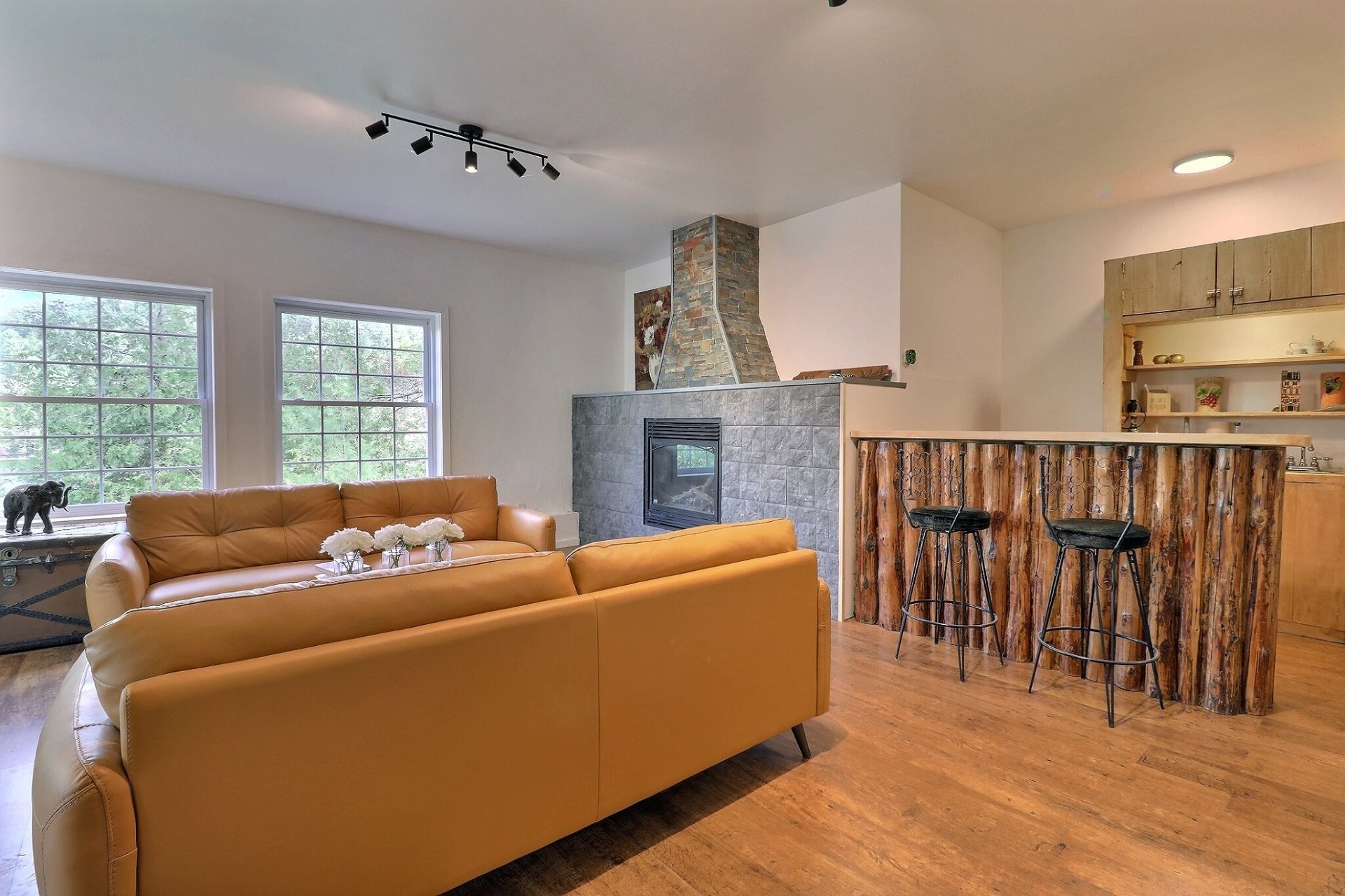 









23


Ch. Lockhart

,
Val-des-Monts,




QC
J8N2R9

