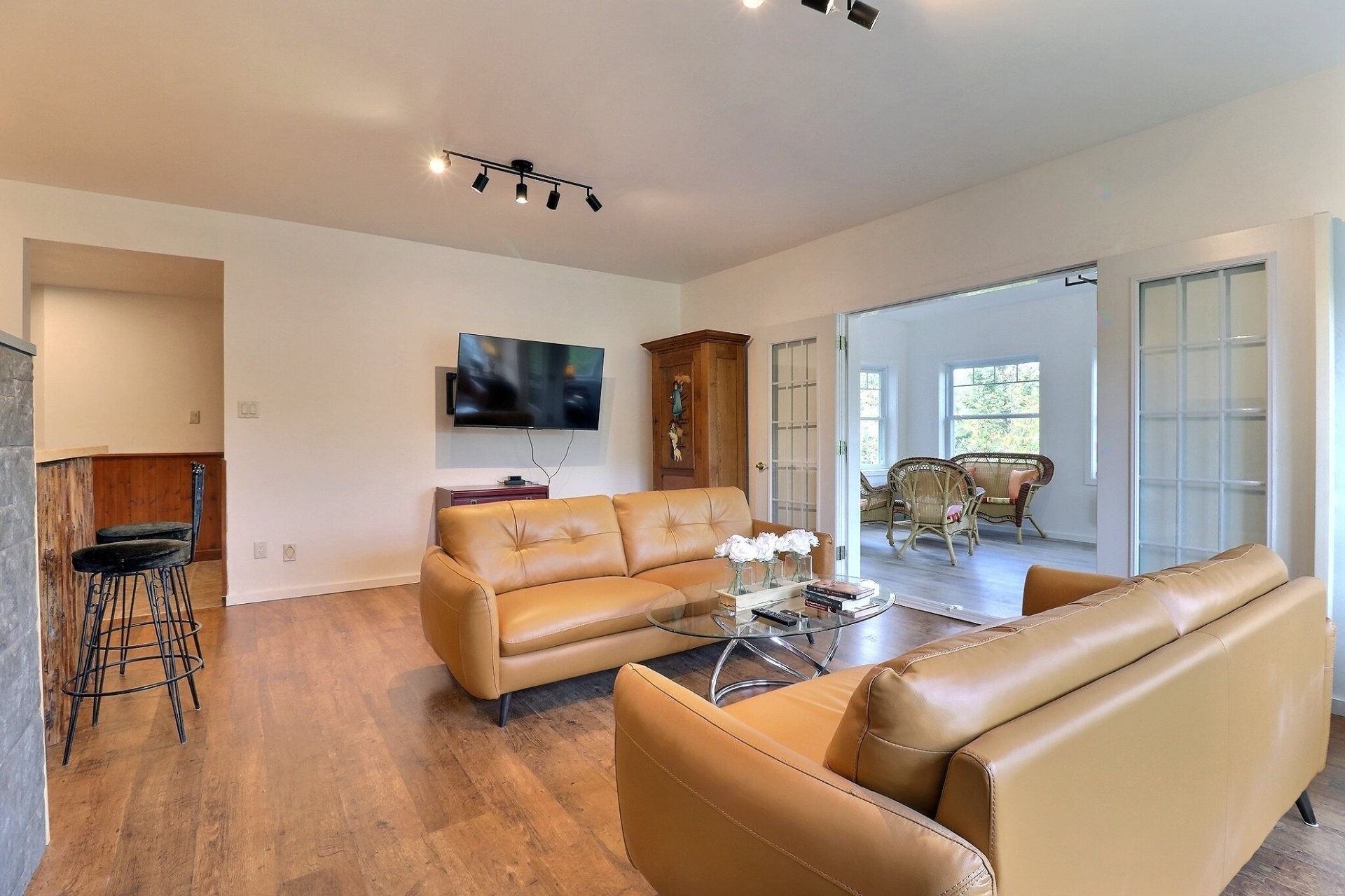 









23


Ch. Lockhart

,
Val-des-Monts,




QC
J8N2R9

