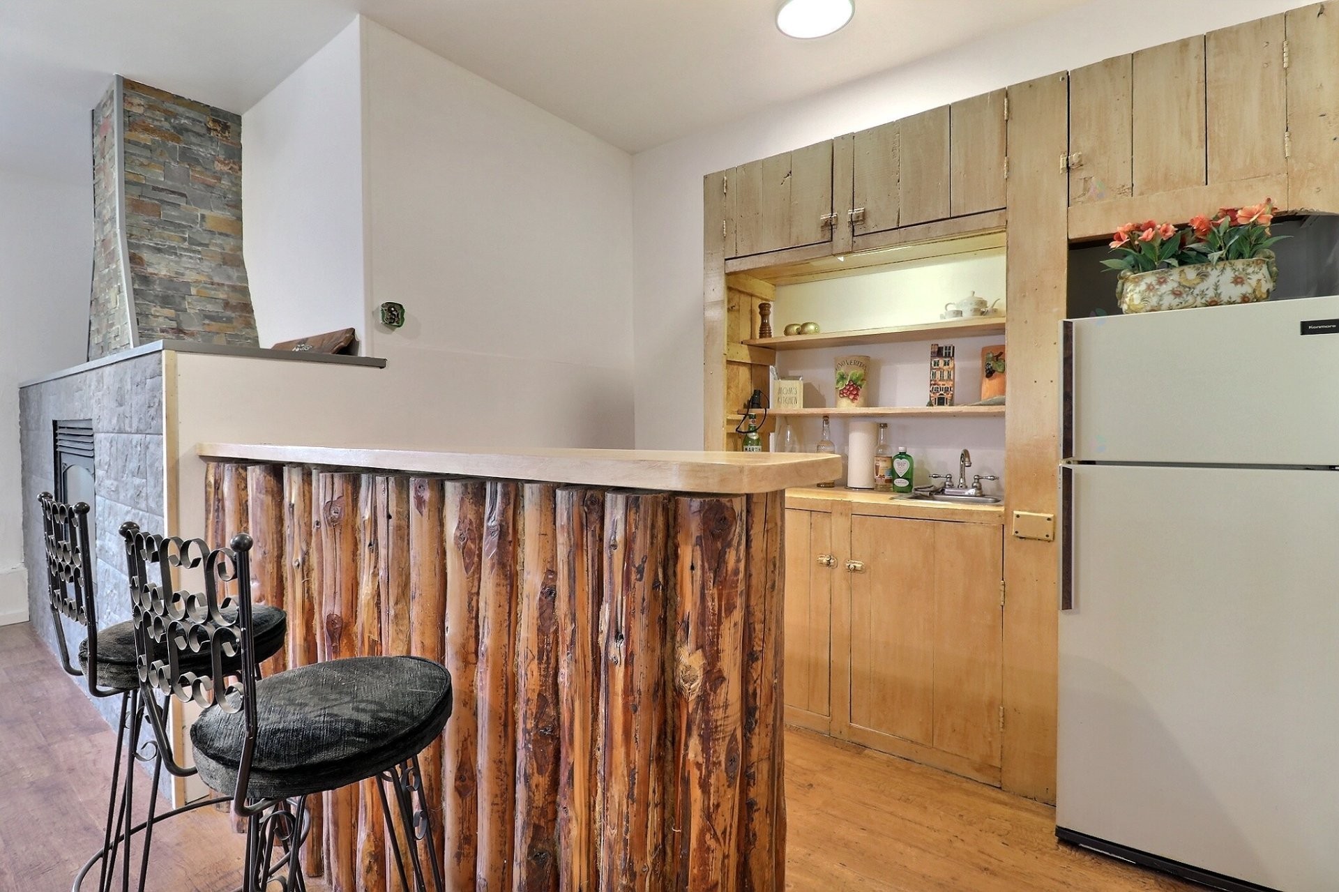 









23


Ch. Lockhart

,
Val-des-Monts,




QC
J8N2R9


