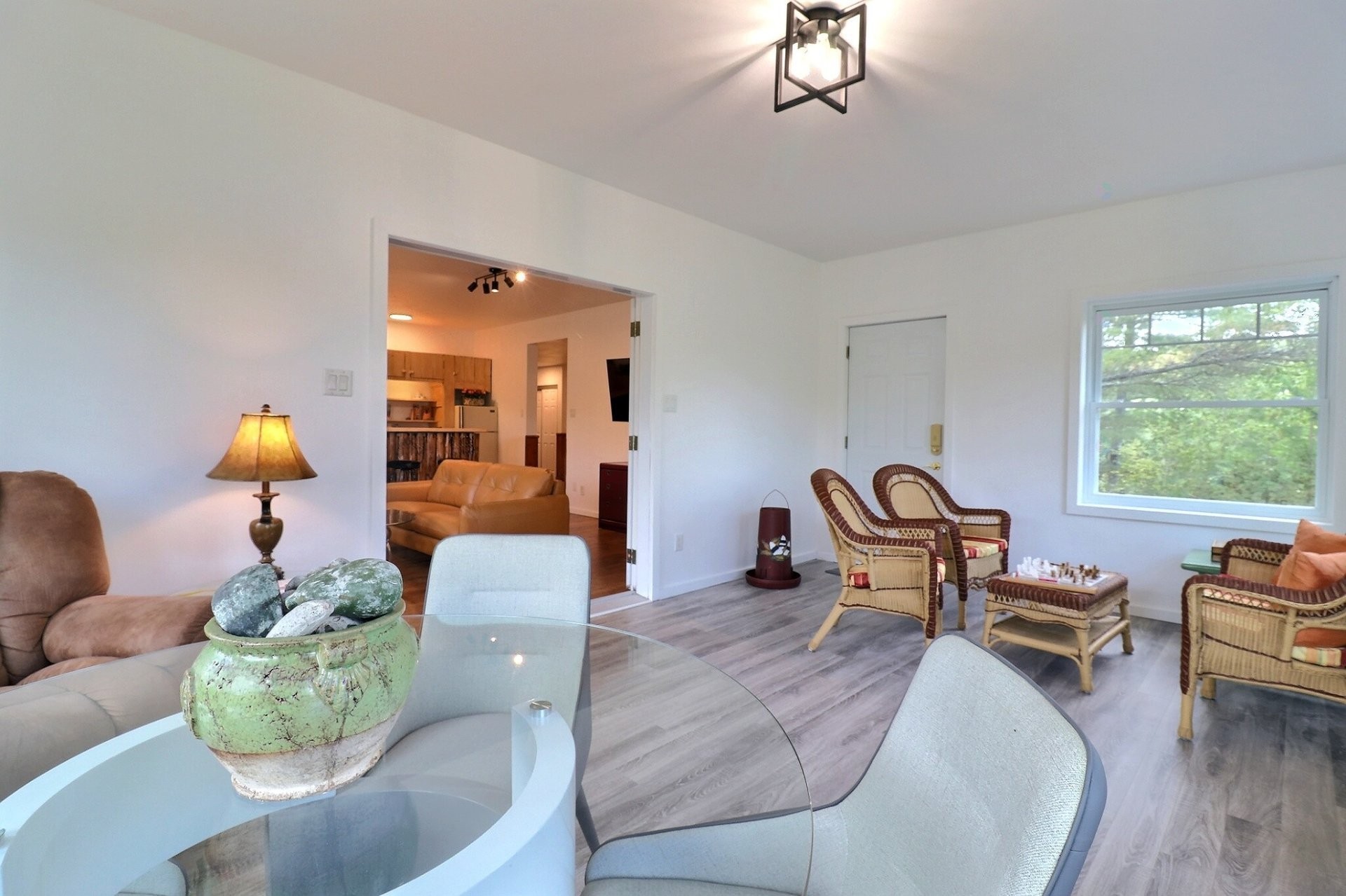 









23


Ch. Lockhart

,
Val-des-Monts,




QC
J8N2R9

