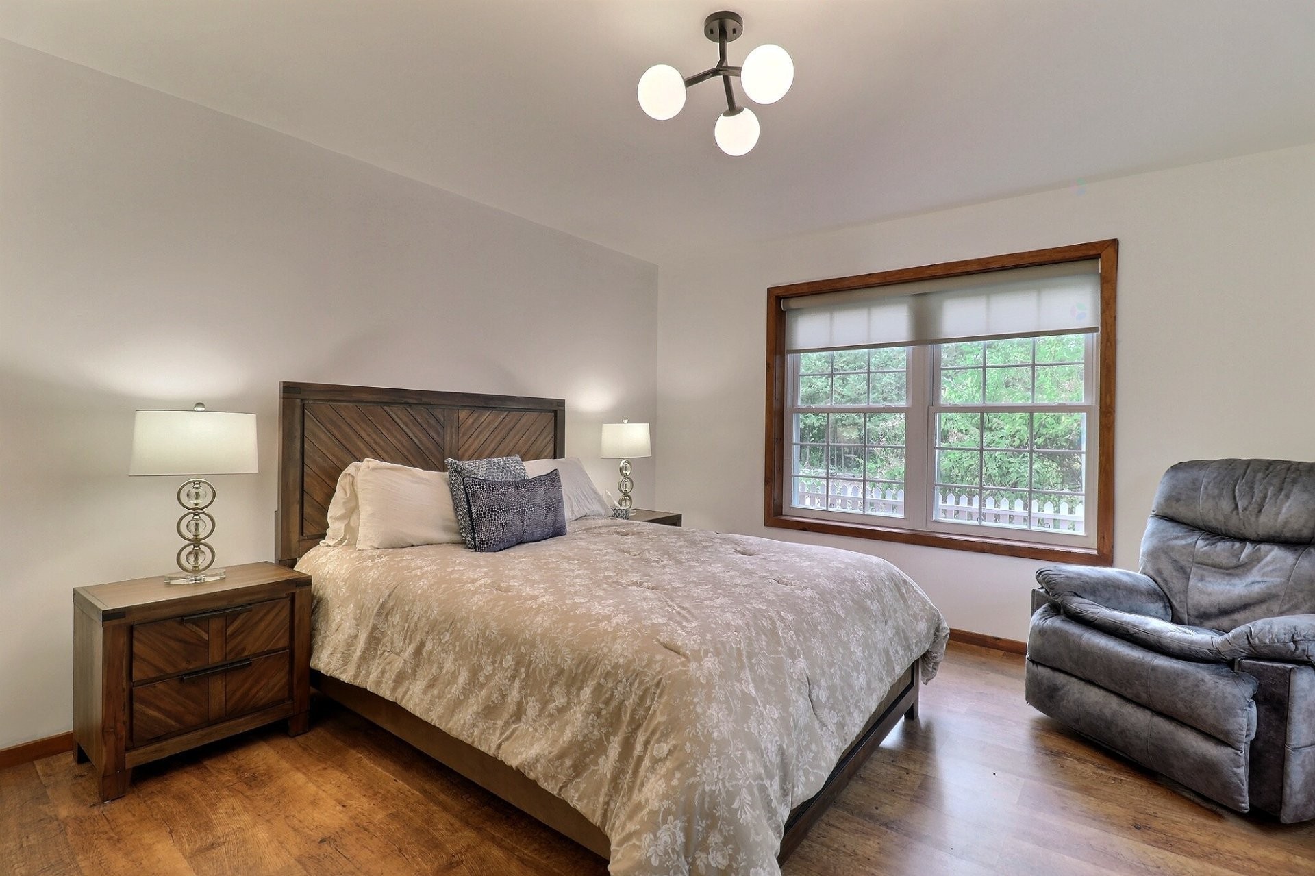 









23


Ch. Lockhart

,
Val-des-Monts,




QC
J8N2R9

