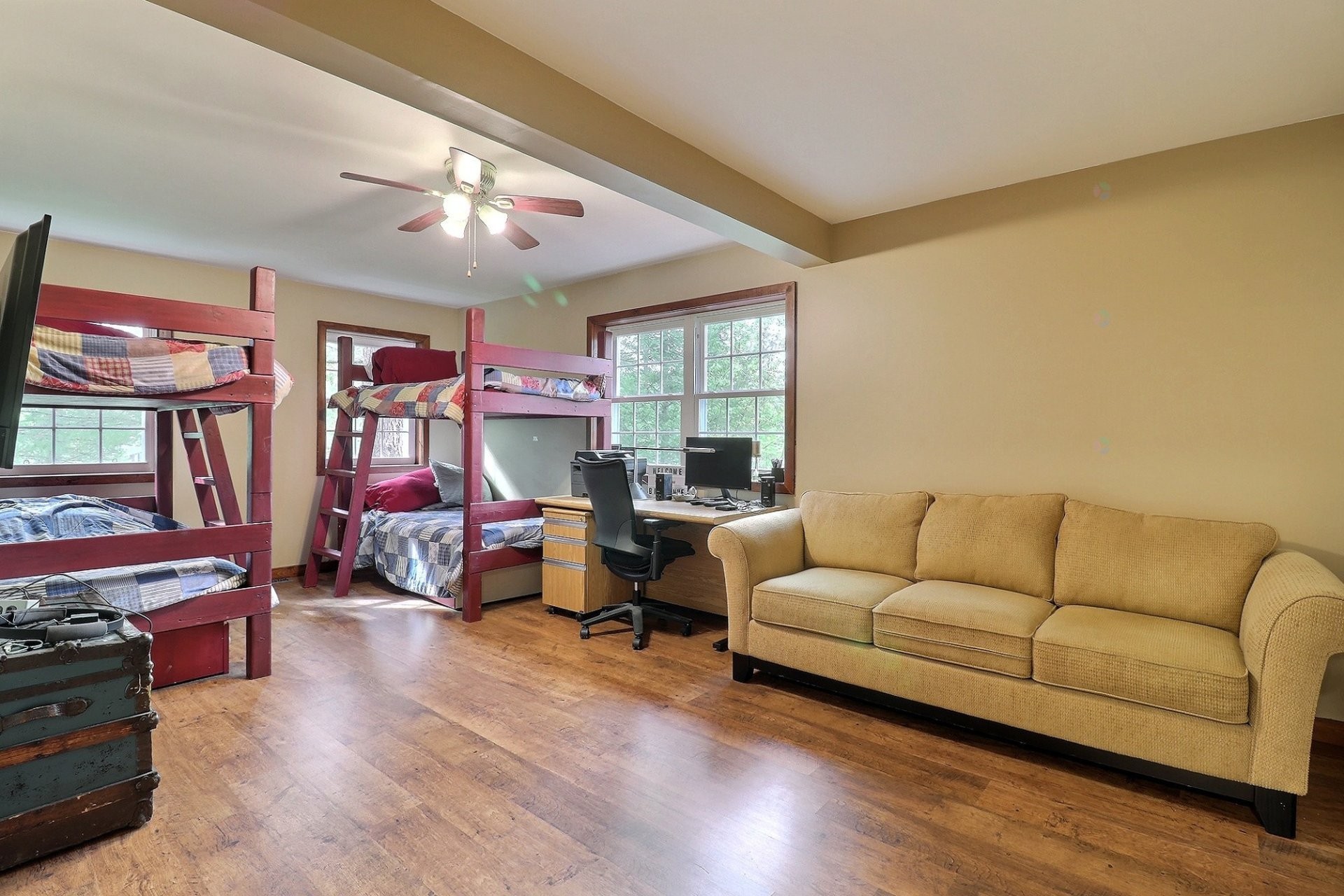 









23


Ch. Lockhart

,
Val-des-Monts,




QC
J8N2R9

