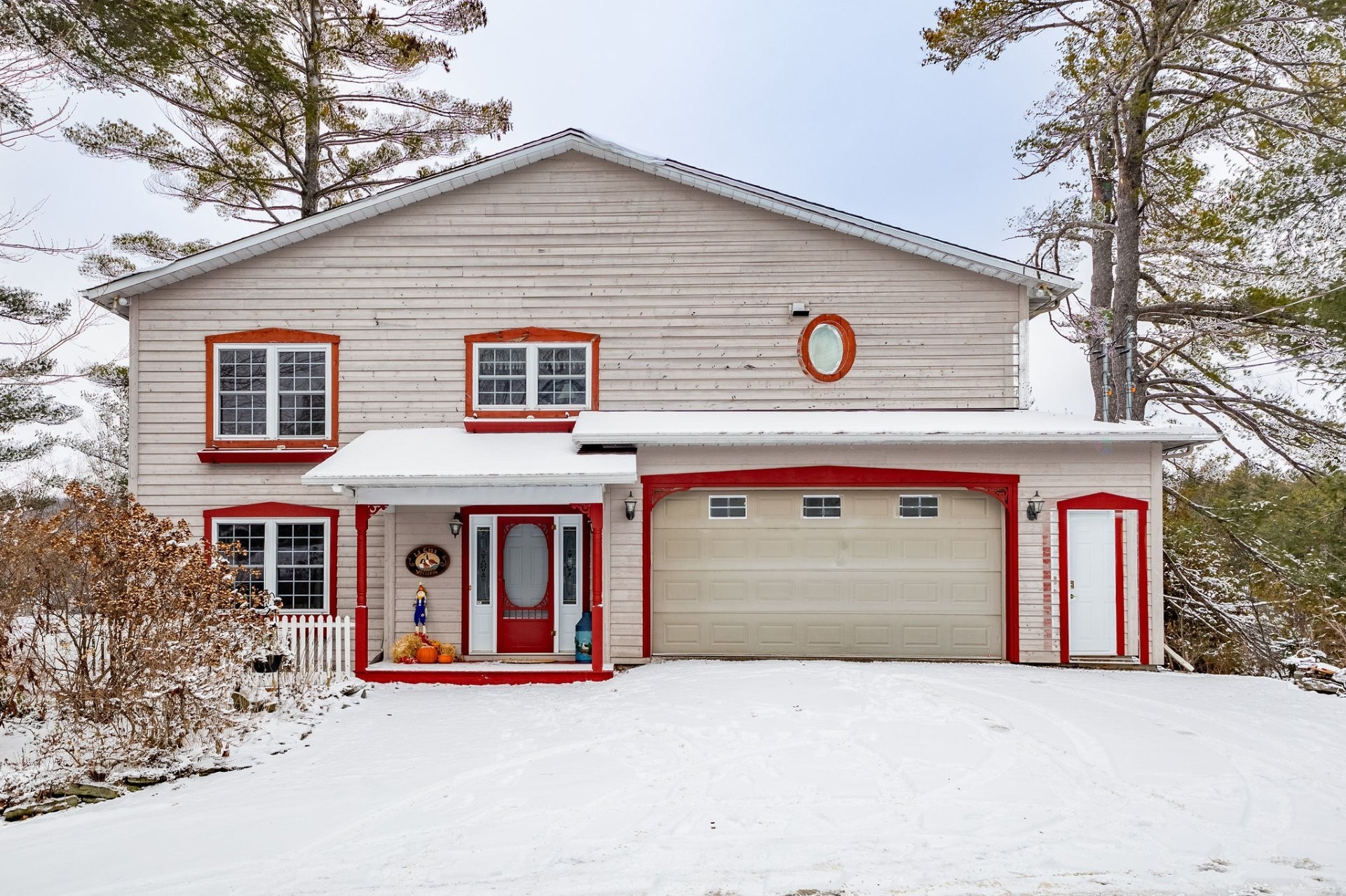 









23


Ch. Lockhart

,
Val-des-Monts,




QC
J8N2R9

