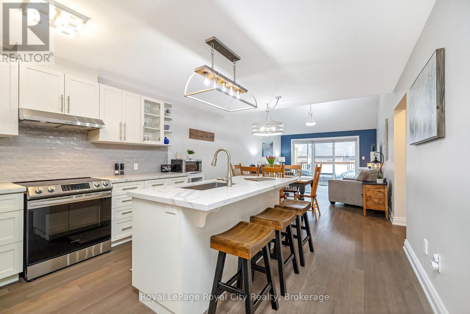 












38 JUNIPER STREET

,
Guelph/Eramosa (Rockwood),




Ontario
N0B2K0

