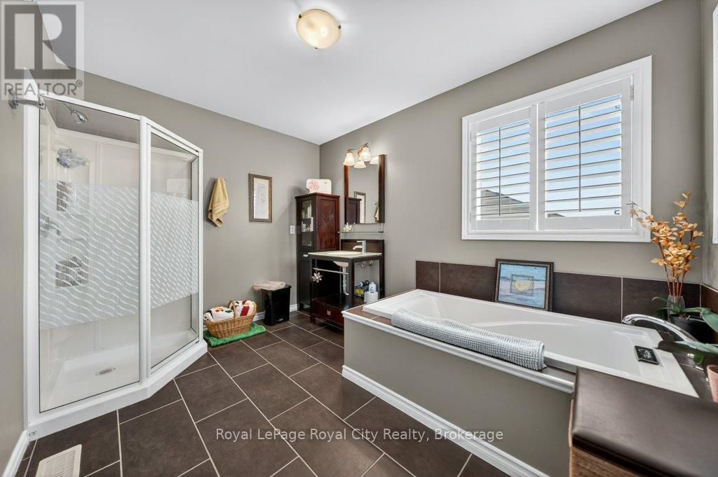 












120 WINSTON STREET

,
Guelph/Eramosa (Rockwood),




Ontario
N0B2K0

