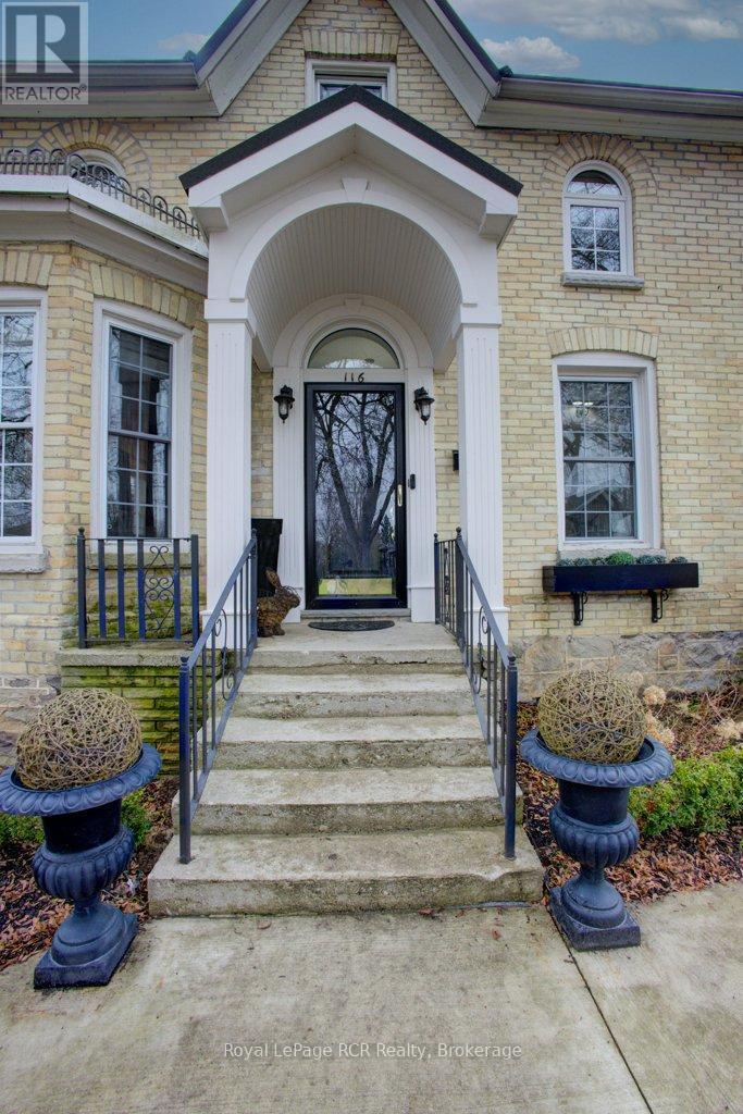 












116 WALTON STREET

,
Wellington North (Arthur),




Ontario
N0G1A0

