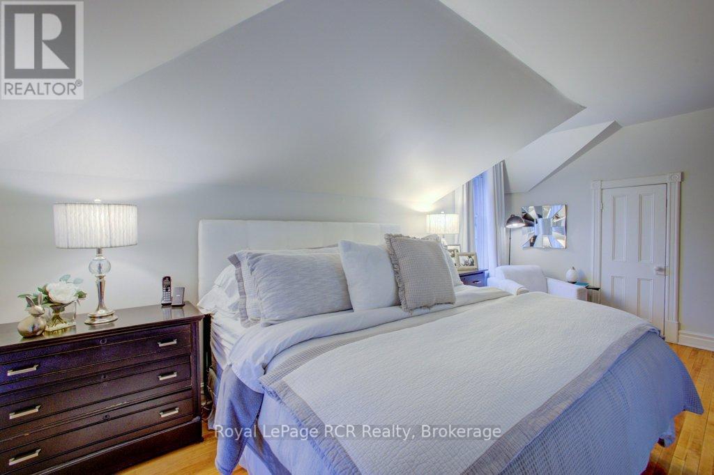 












116 WALTON STREET

,
Wellington North (Arthur),




Ontario
N0G1A0

