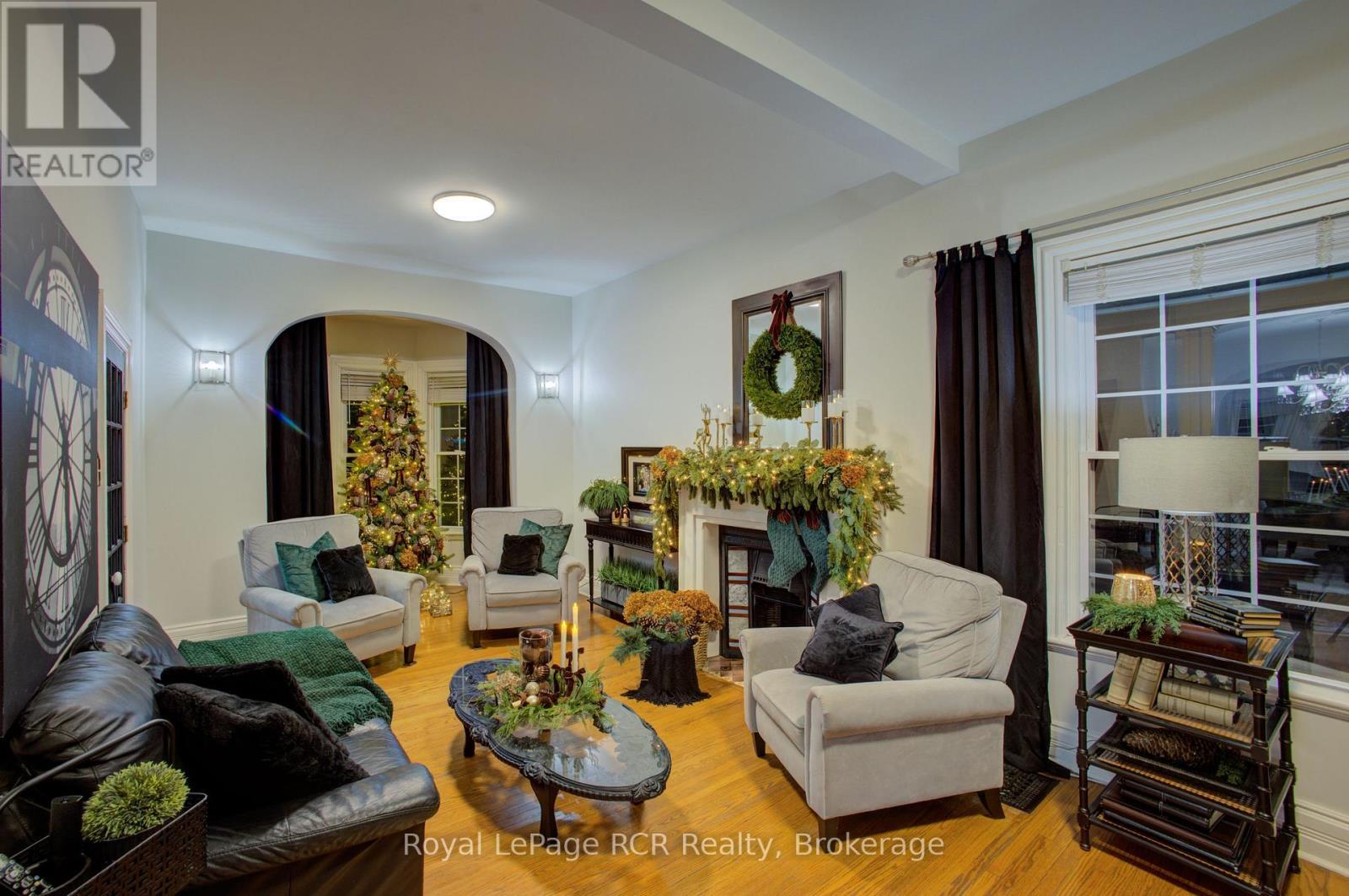 












116 WALTON STREET

,
Wellington North (Arthur),




Ontario
N0G1A0

