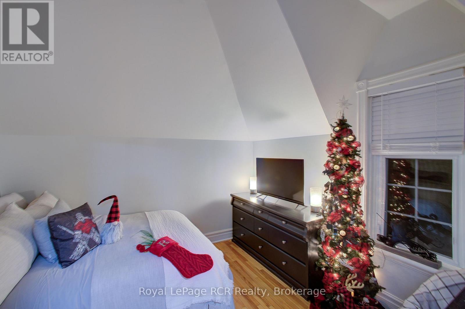 












116 WALTON STREET

,
Wellington North (Arthur),




Ontario
N0G1A0

