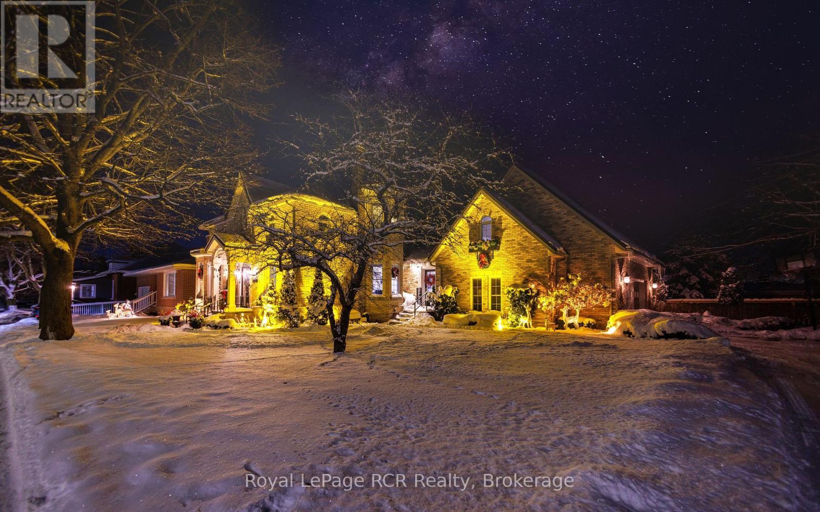 












116 WALTON STREET

,
Wellington North (Arthur),




Ontario
N0G1A0

