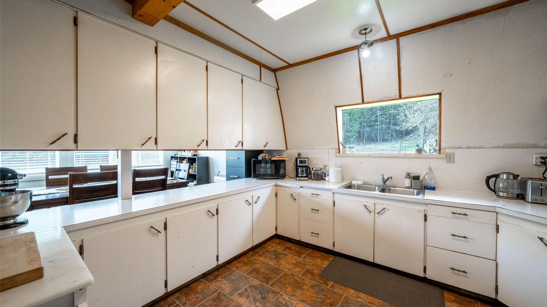 









6142


Falkland

Road,
Falkland,




BC
V0E 1W0

