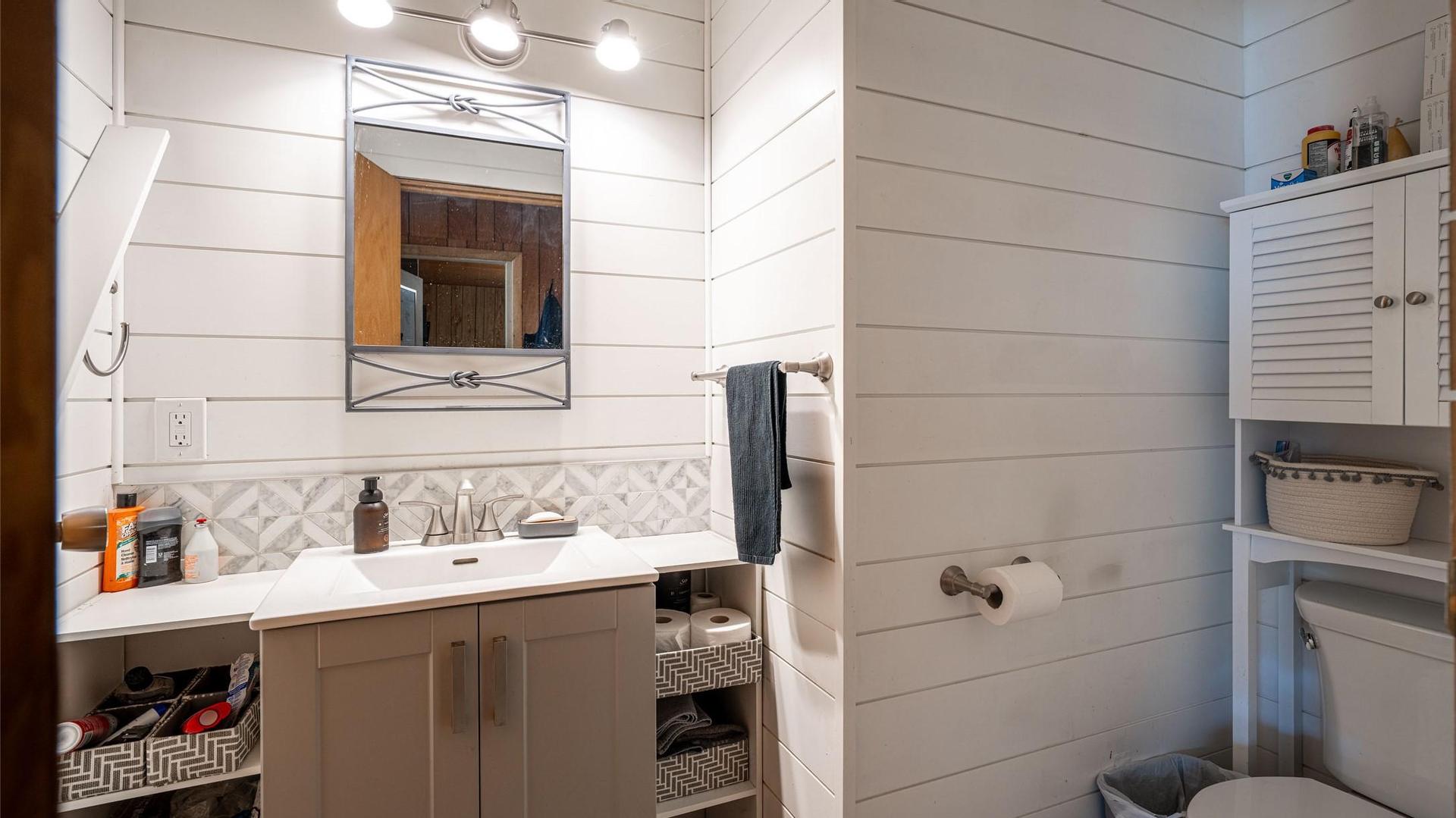 









6142


Falkland

Road,
Falkland,




BC
V0E 1W0

