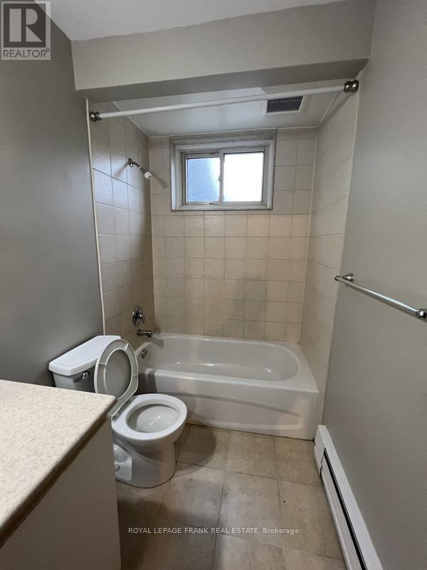 












300 ATHOL STREET

,
Whitby (Downtown Whitby),




Ontario
L1N3Z4

