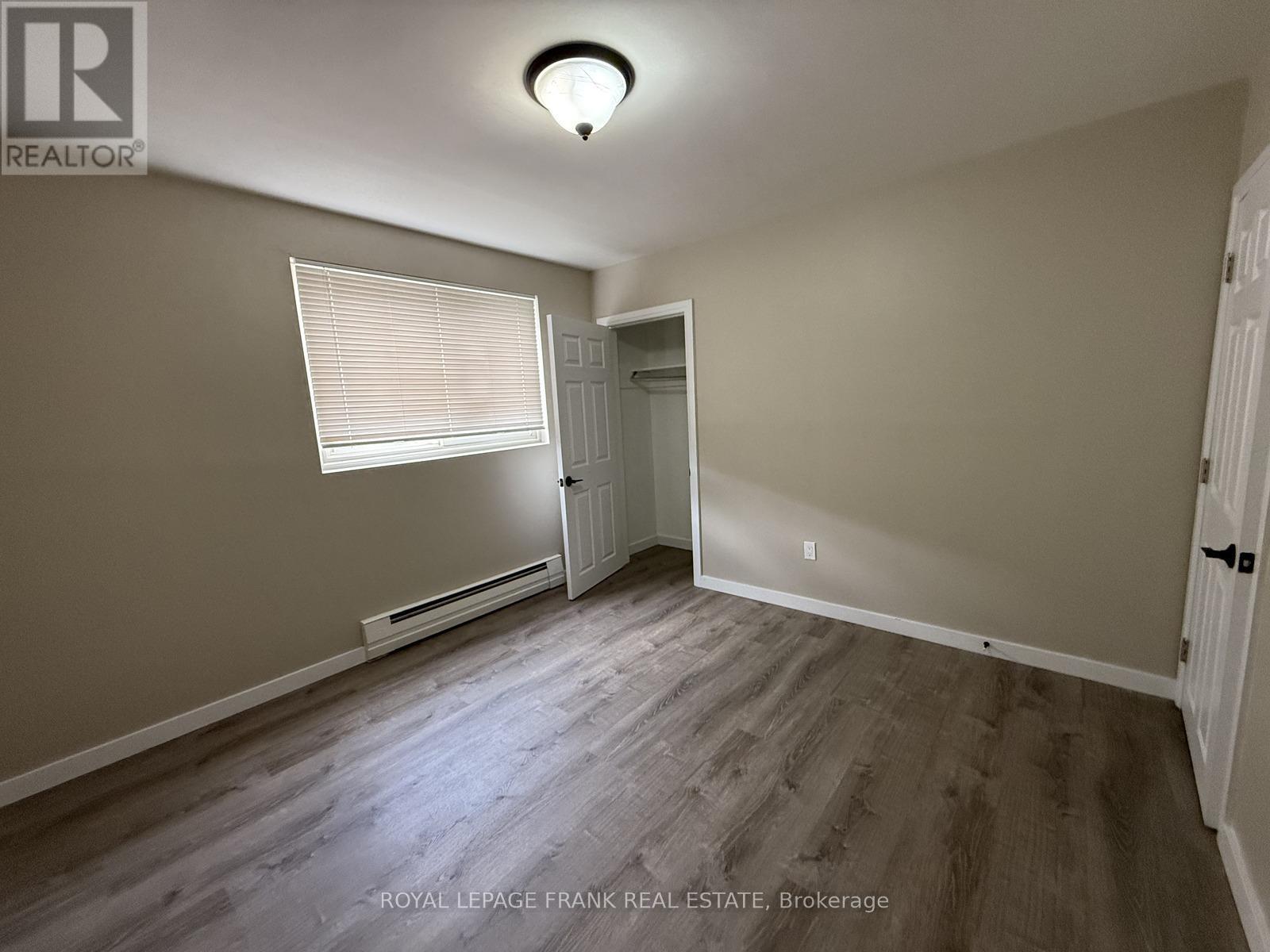 












300 ATHOL STREET

,
Whitby (Downtown Whitby),




Ontario
L1N3Z4

