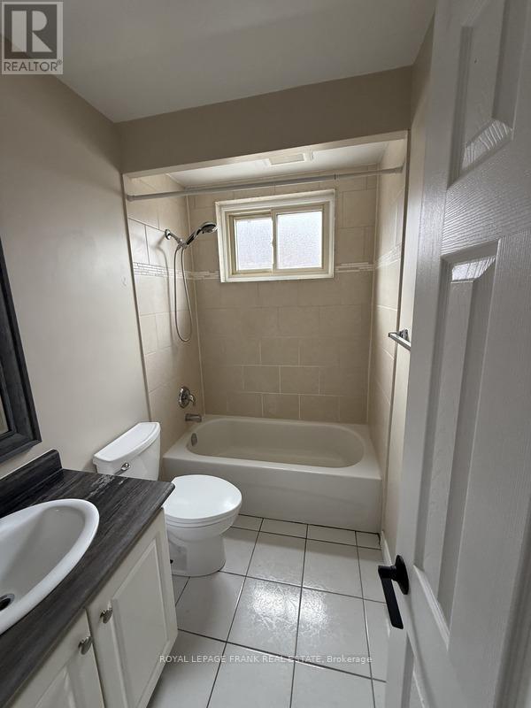 












300 ATHOL STREET

,
Whitby (Downtown Whitby),




Ontario
L1N3Z4

