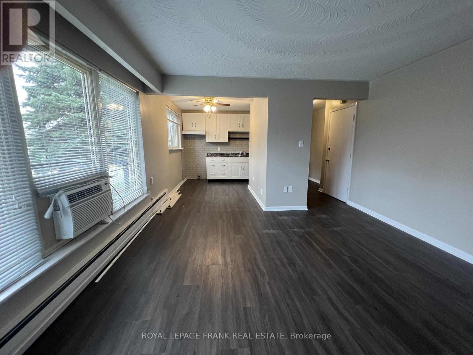 












300 ATHOL STREET

,
Whitby (Downtown Whitby),




Ontario
L1N3Z4

