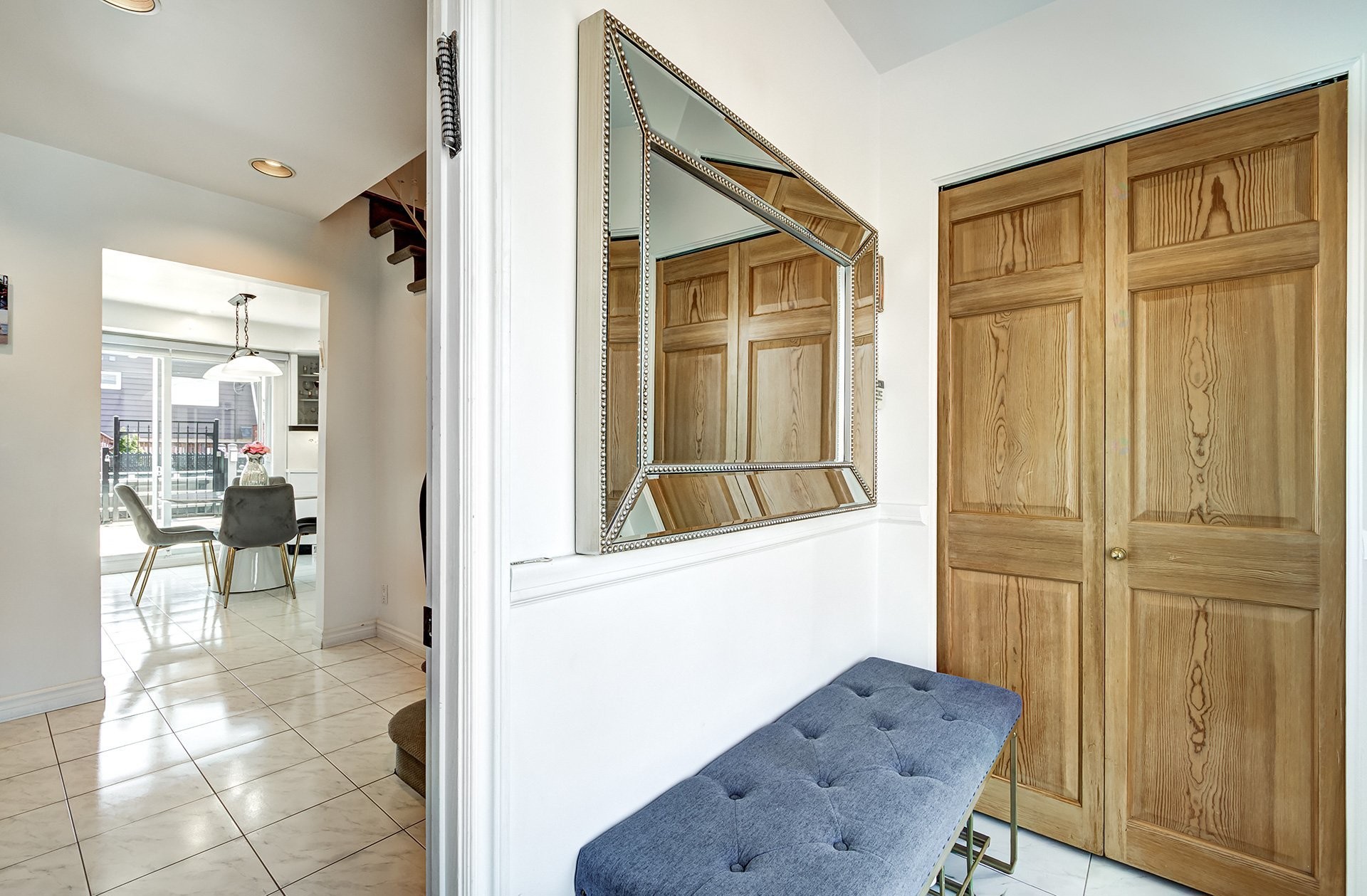 









74


Rue Chatillon

,
Dollard-des-Ormeaux,




QC
H9B1B3

