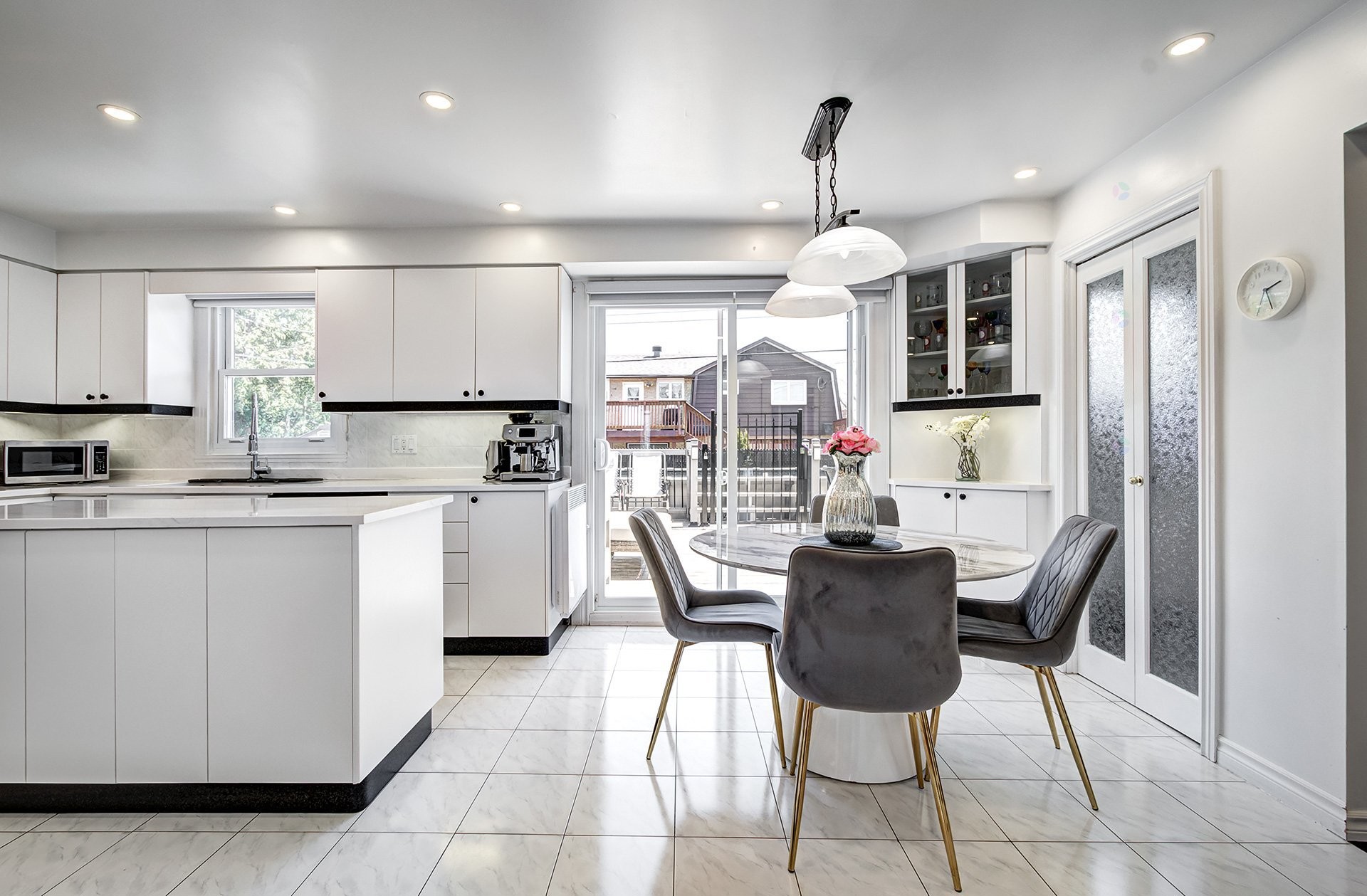 









74


Rue Chatillon

,
Dollard-des-Ormeaux,




QC
H9B1B3

