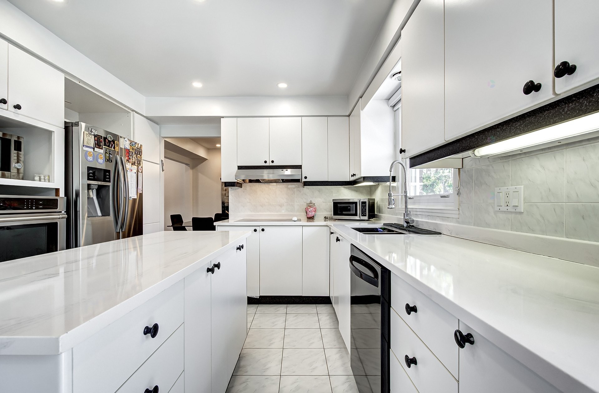 









74


Rue Chatillon

,
Dollard-des-Ormeaux,




QC
H9B1B3

