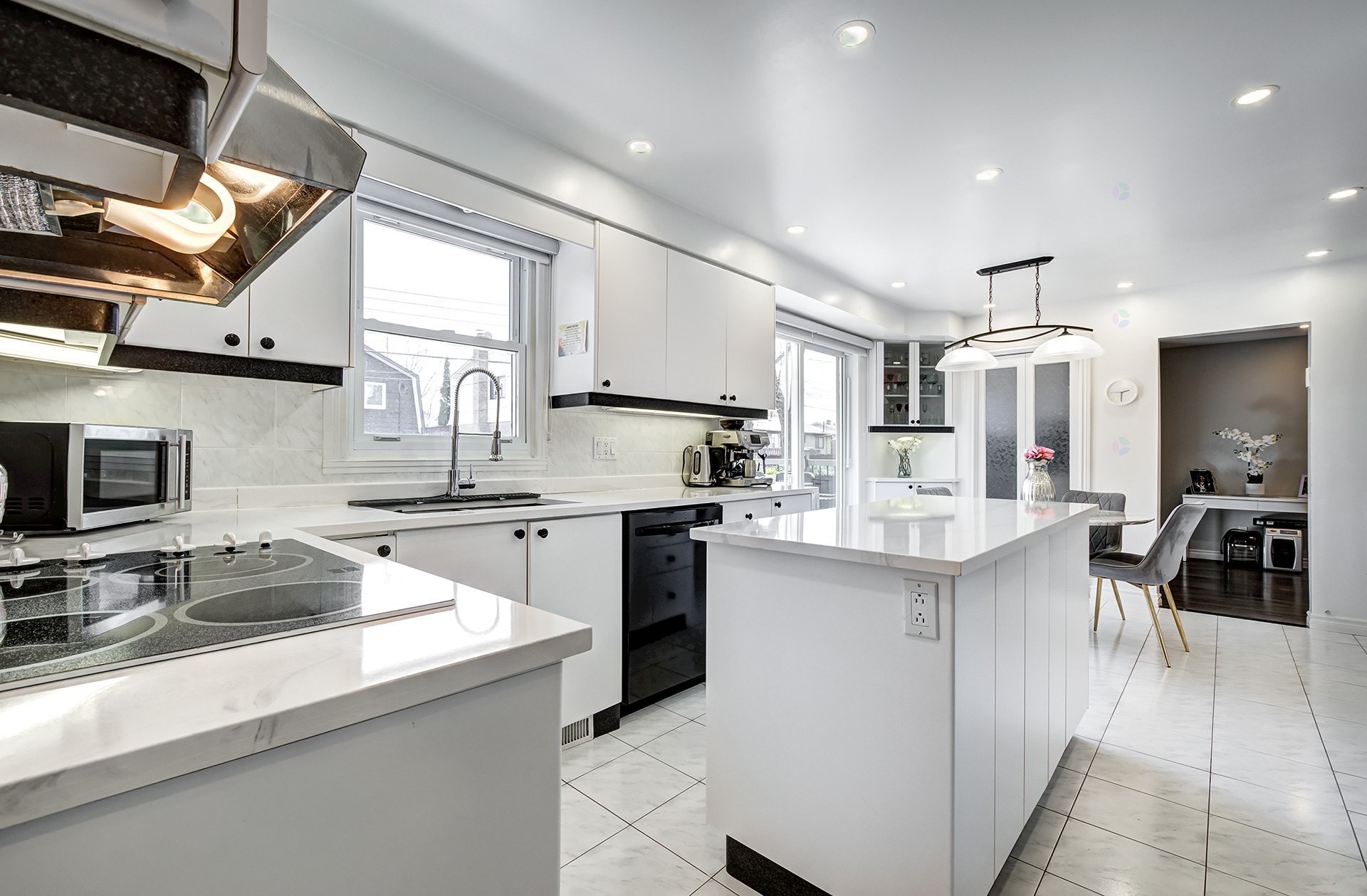 









74


Rue Chatillon

,
Dollard-des-Ormeaux,




QC
H9B1B3

