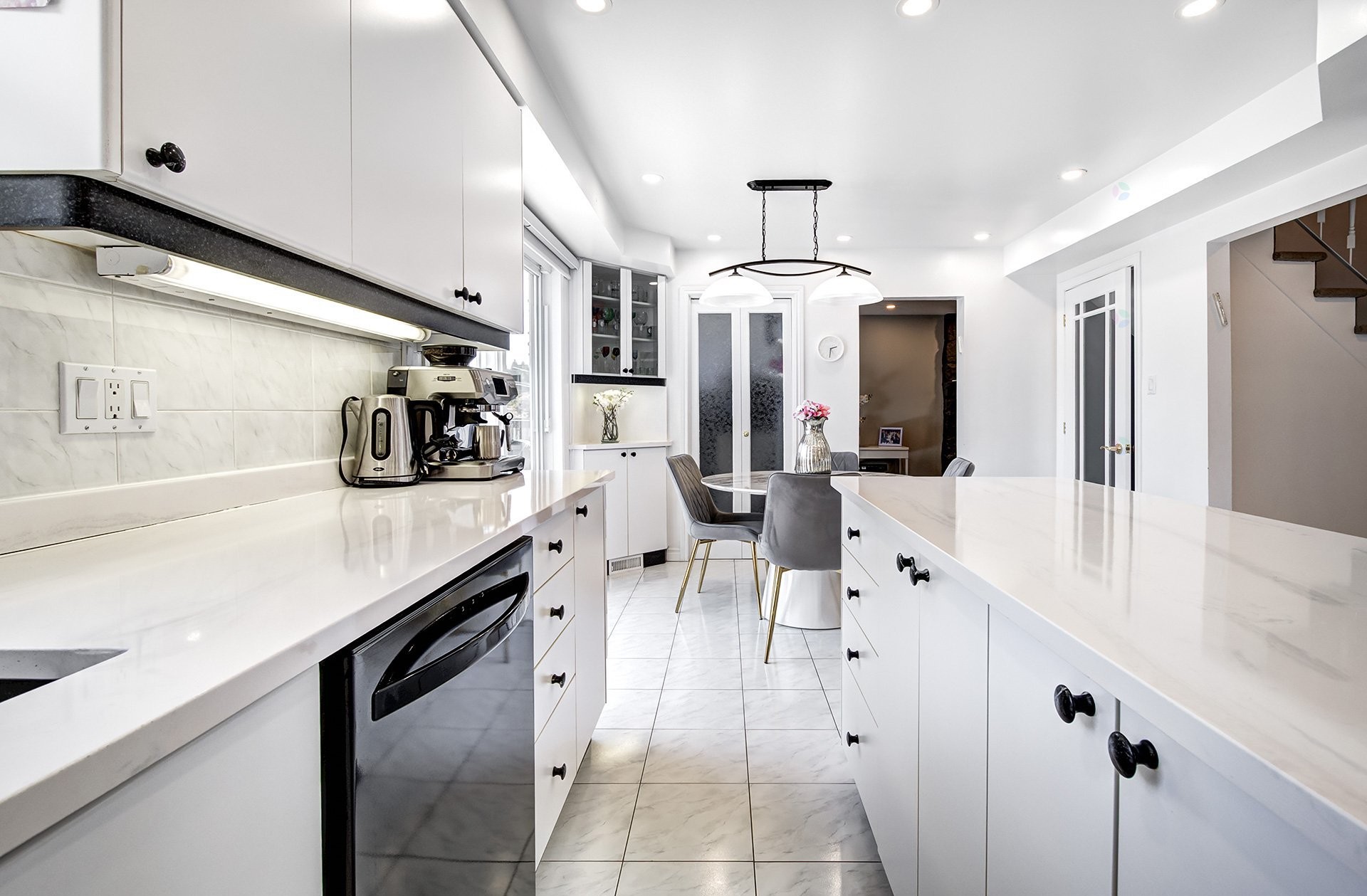 









74


Rue Chatillon

,
Dollard-des-Ormeaux,




QC
H9B1B3

