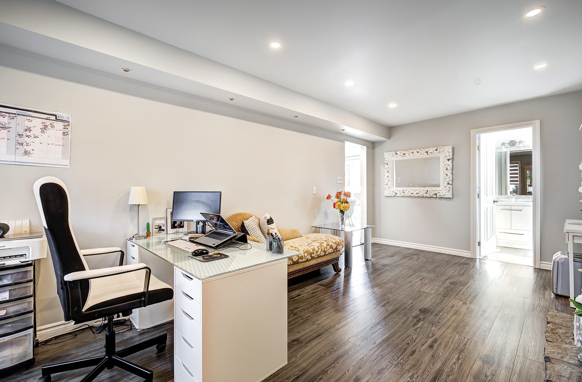 









74


Rue Chatillon

,
Dollard-des-Ormeaux,




QC
H9B1B3

