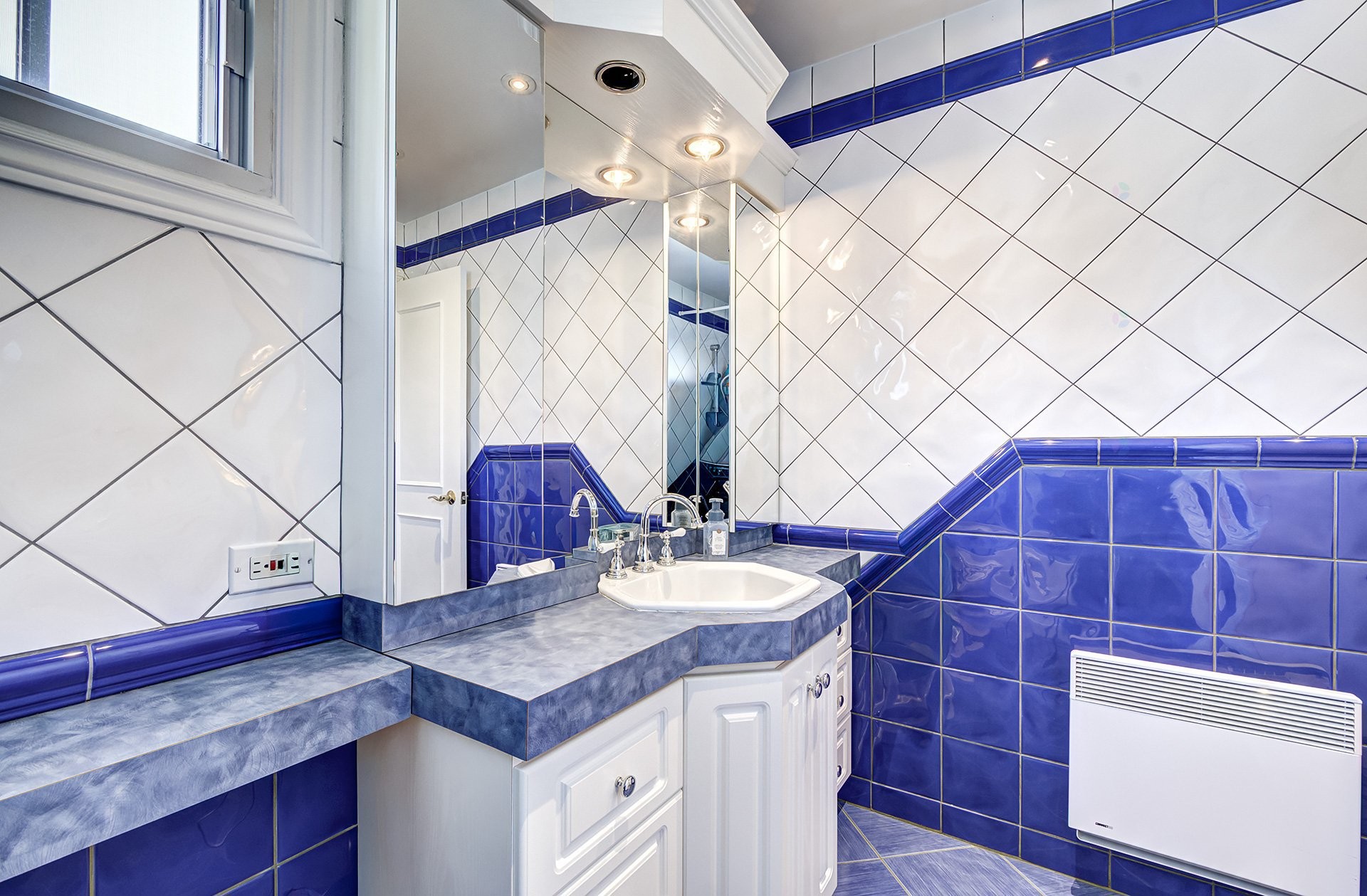 









74


Rue Chatillon

,
Dollard-des-Ormeaux,




QC
H9B1B3

