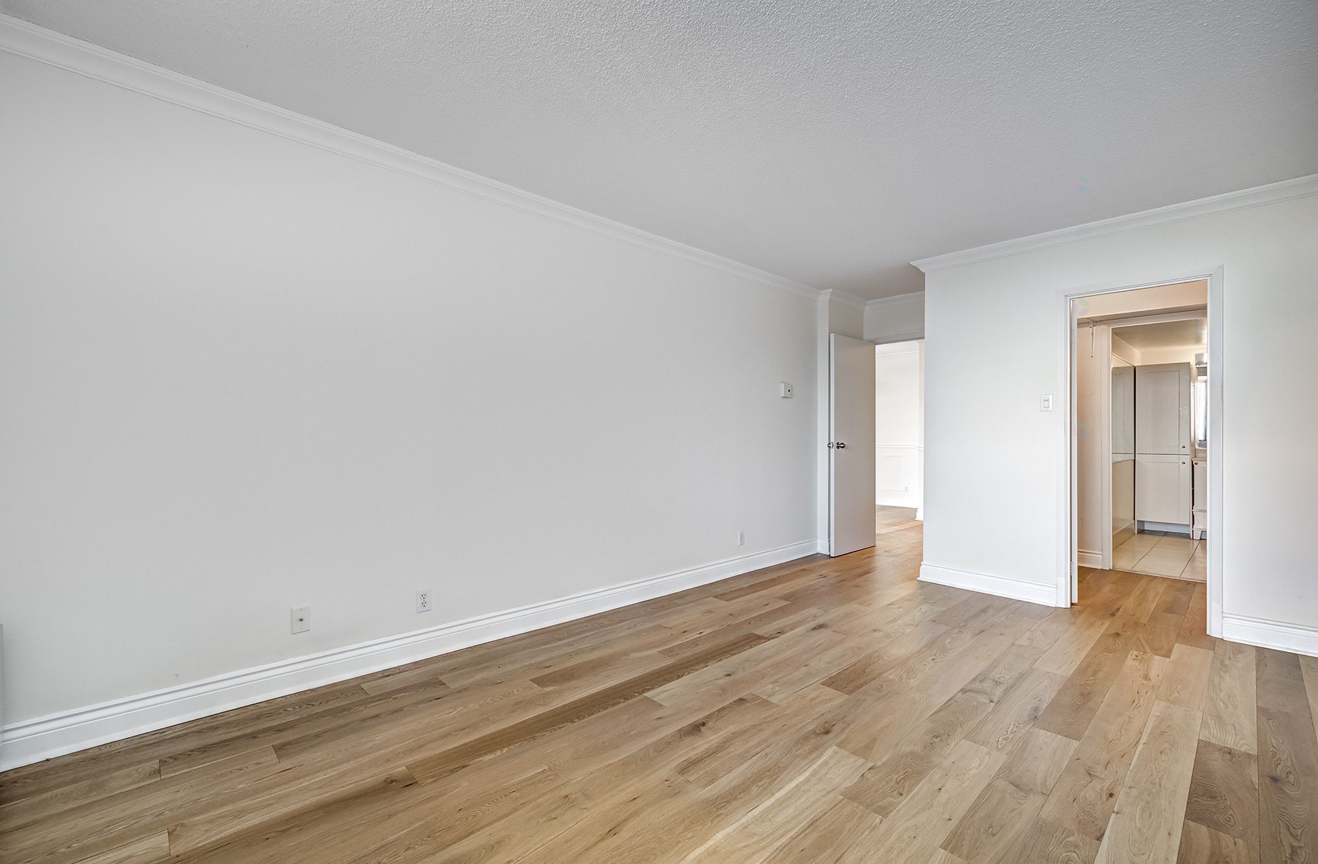 









11015


Boul. Cavendish

, 302,
Montréal (Saint-Laurent),




QC
H4R2H5

