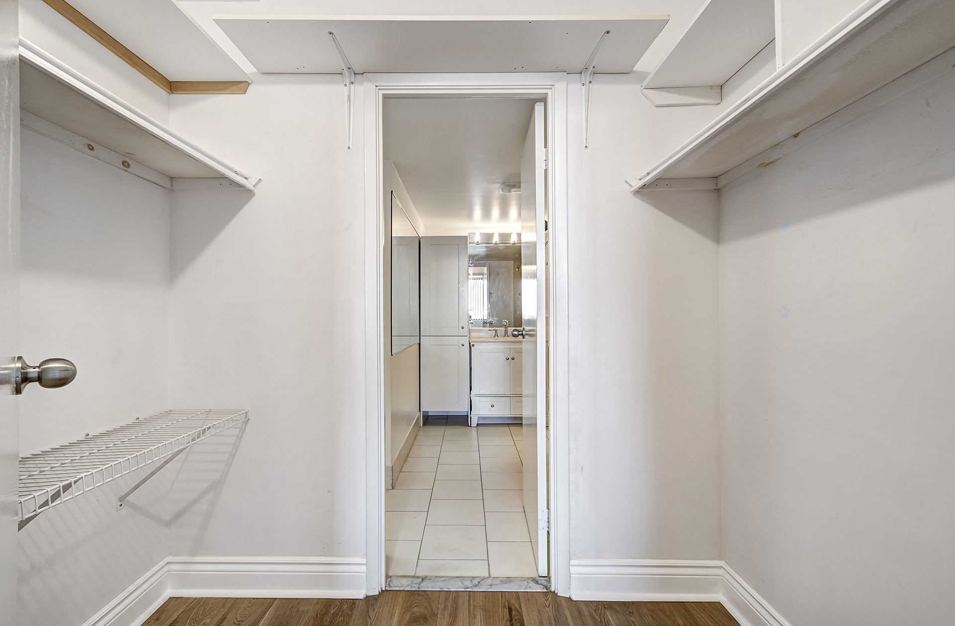 









11015


Boul. Cavendish

, 302,
Montréal (Saint-Laurent),




QC
H4R2H5

