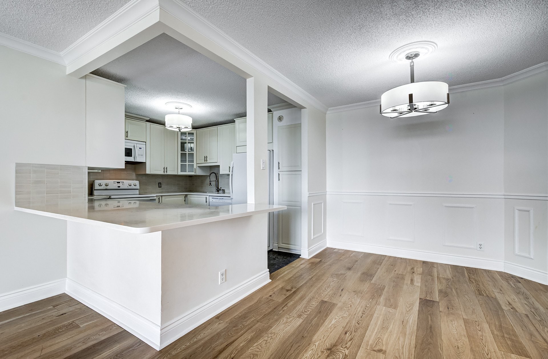 









11015


Boul. Cavendish

, 302,
Montréal (Saint-Laurent),




QC
H4R2H5

