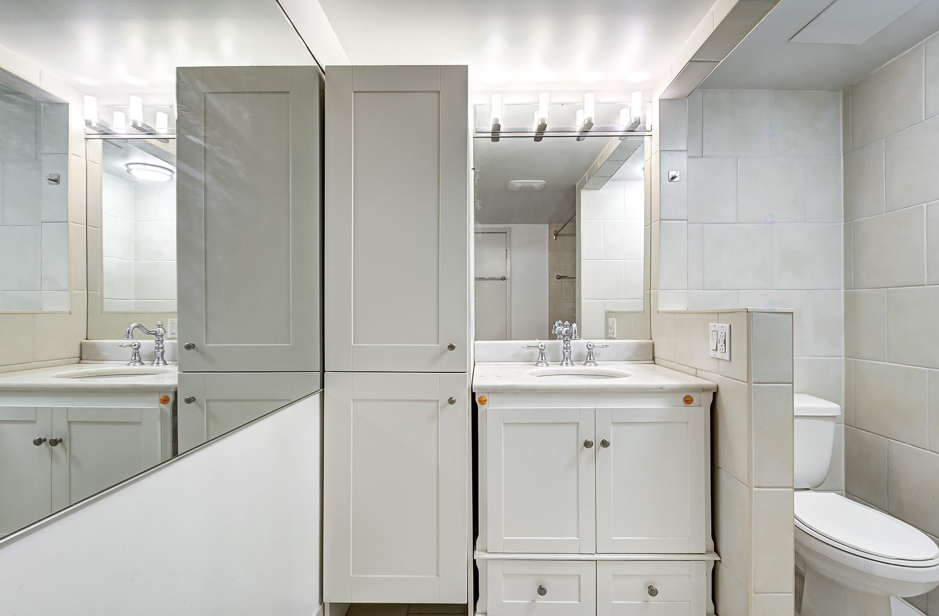 









11015


Boul. Cavendish

, 302,
Montréal (Saint-Laurent),




QC
H4R2H5

