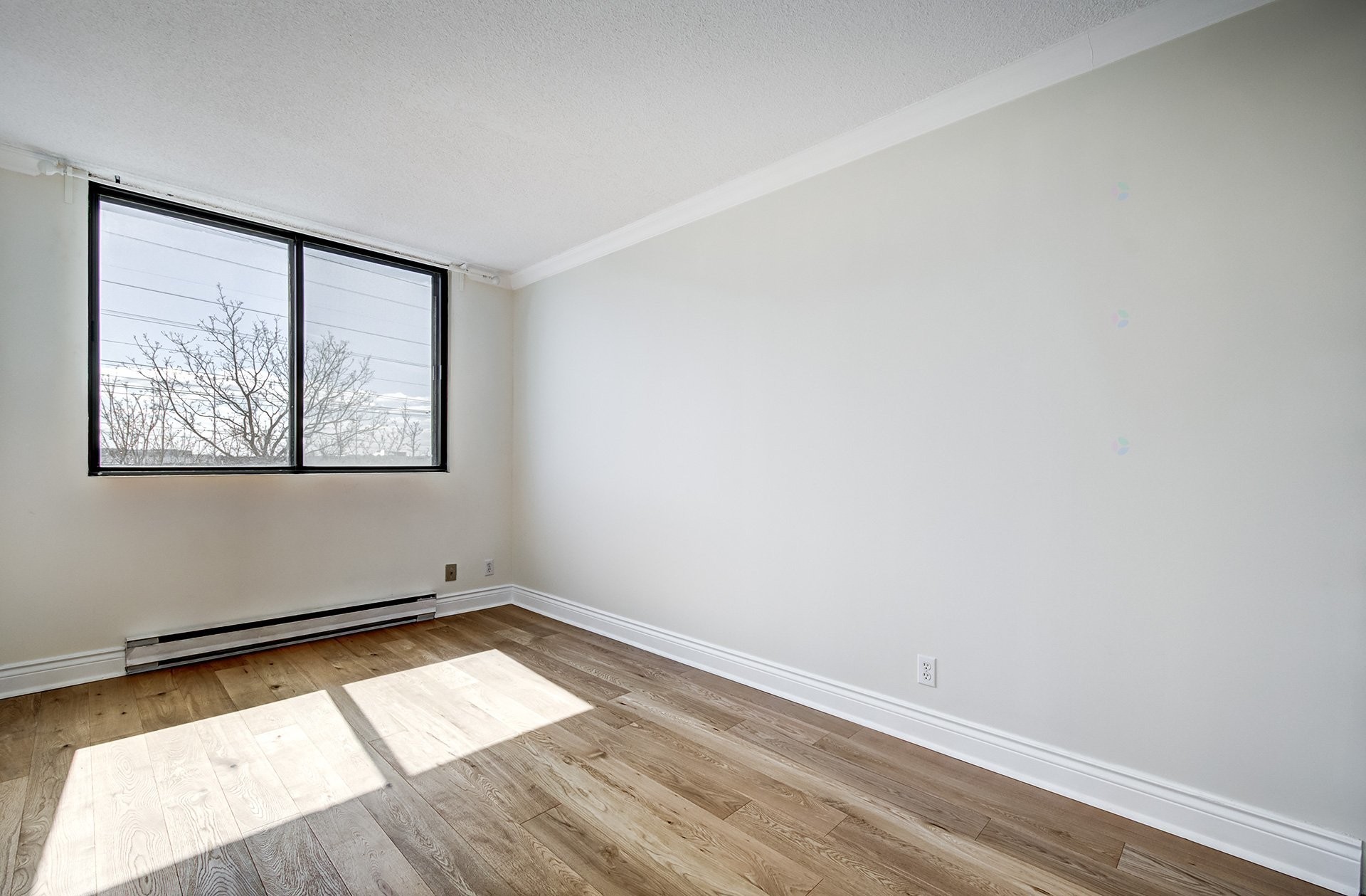 









11015


Boul. Cavendish

, 302,
Montréal (Saint-Laurent),




QC
H4R2H5

